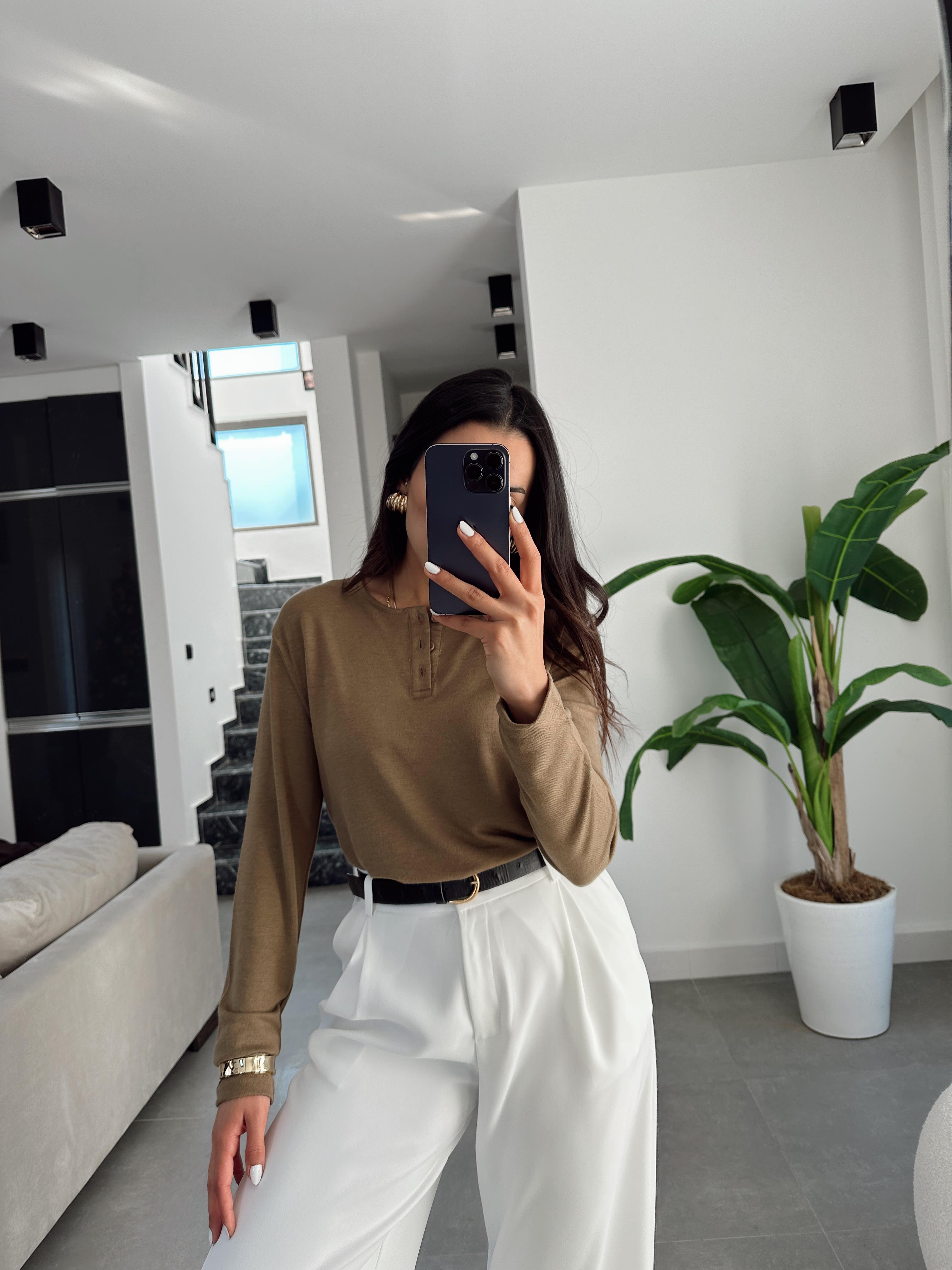 Olive Önden Düğmeli Likralı Bluz
