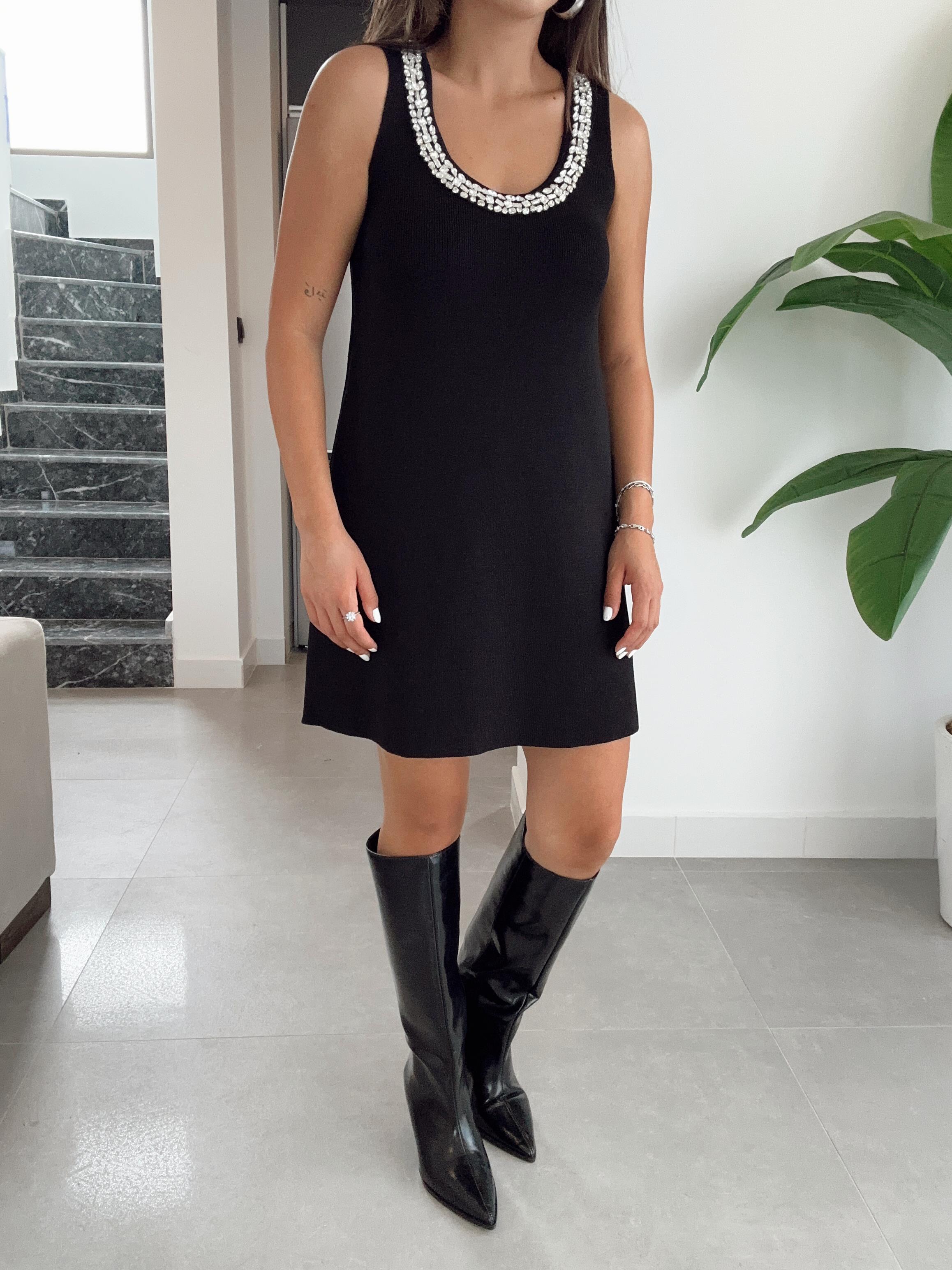 Parlak Taş Aplikeli Siyah Triko Elbise