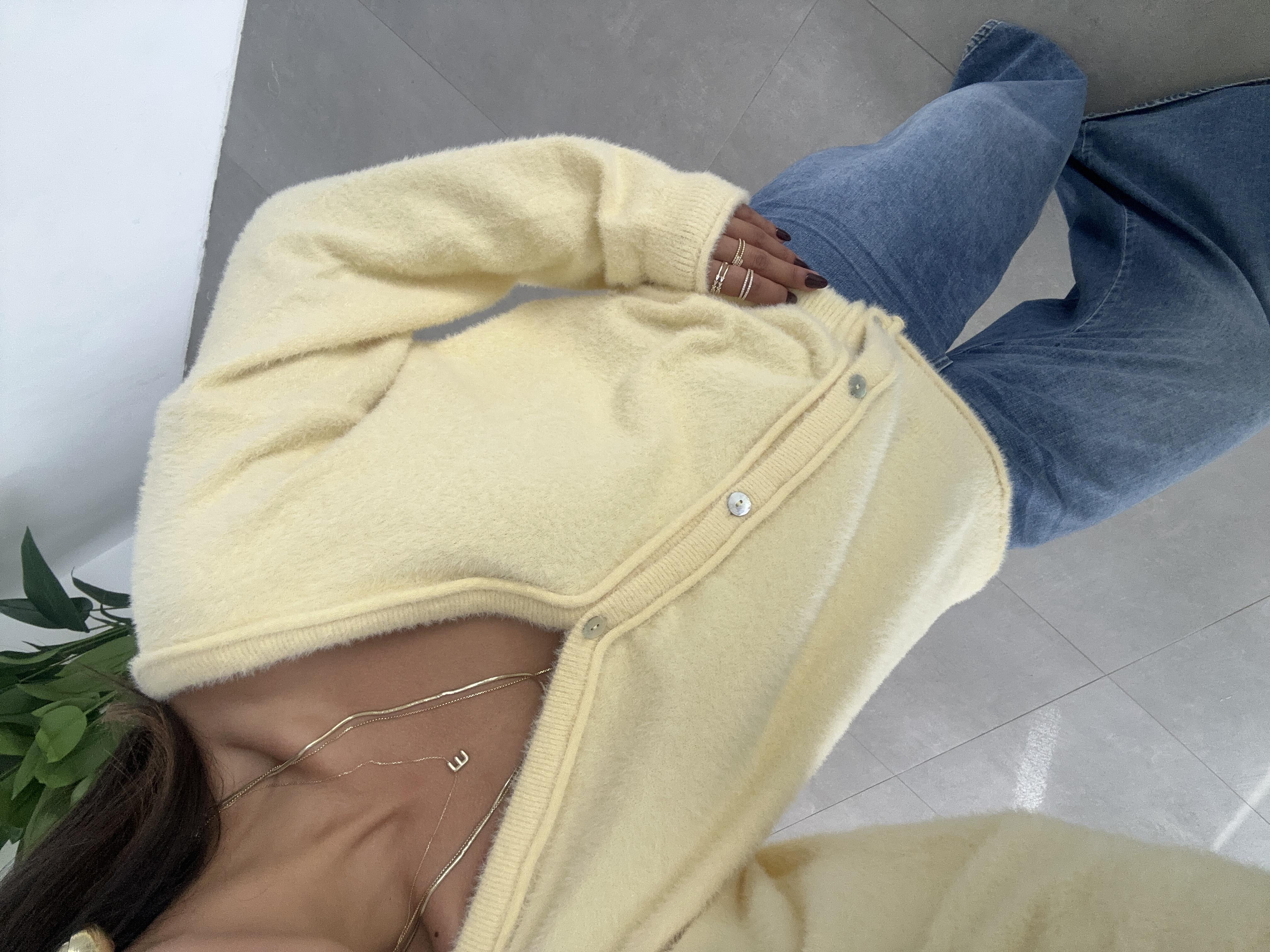 Sarı 4 Düğmeli Hırka