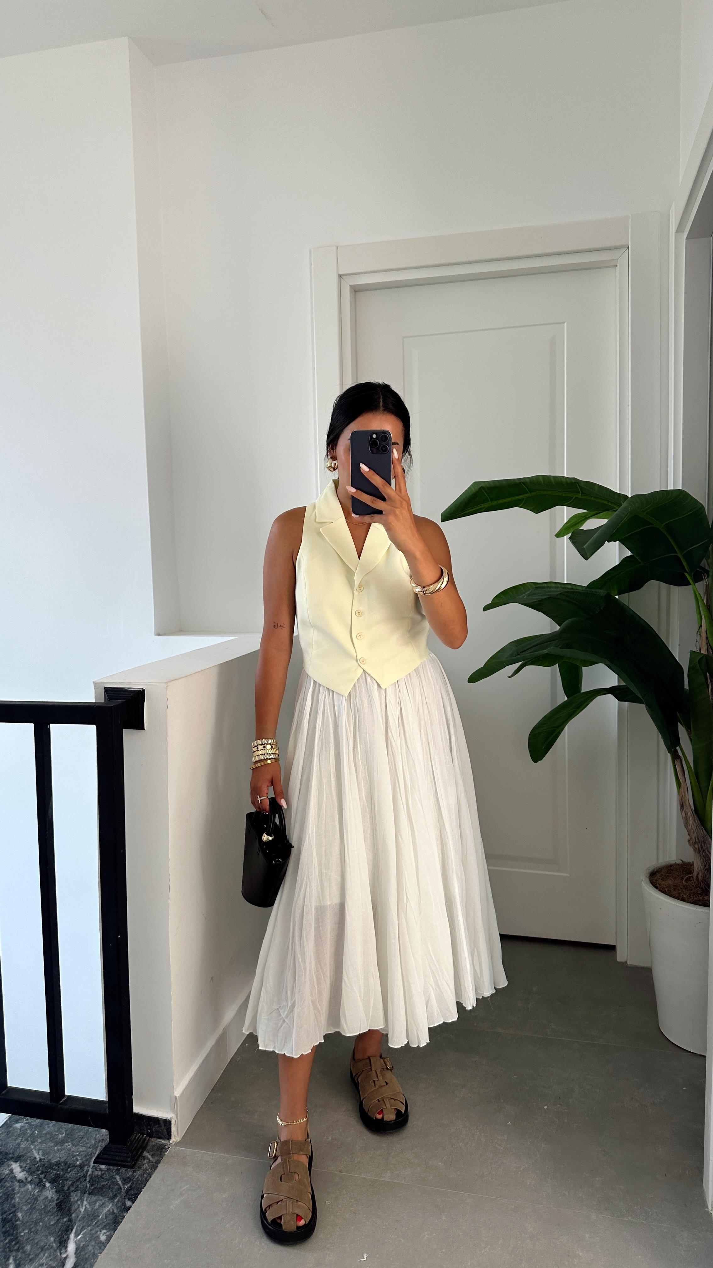 Sarı Düğmeli Dokuma Yelek