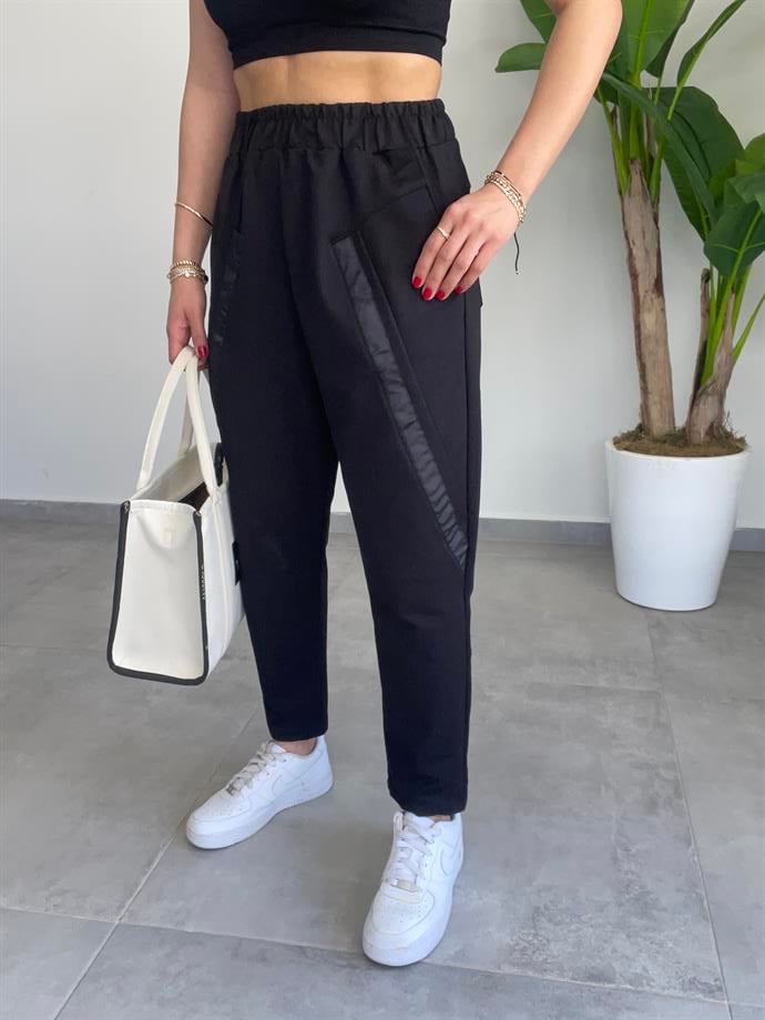 Şerit Detaylı Pantolon Kalıbında Siyah Eşofman