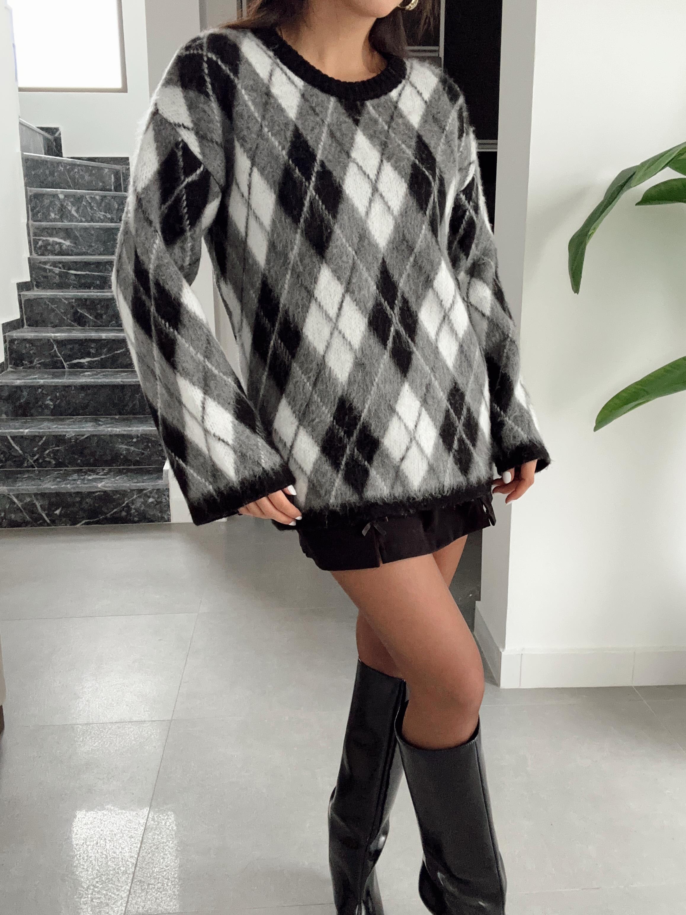 Siyah Baklava Desen Kazak