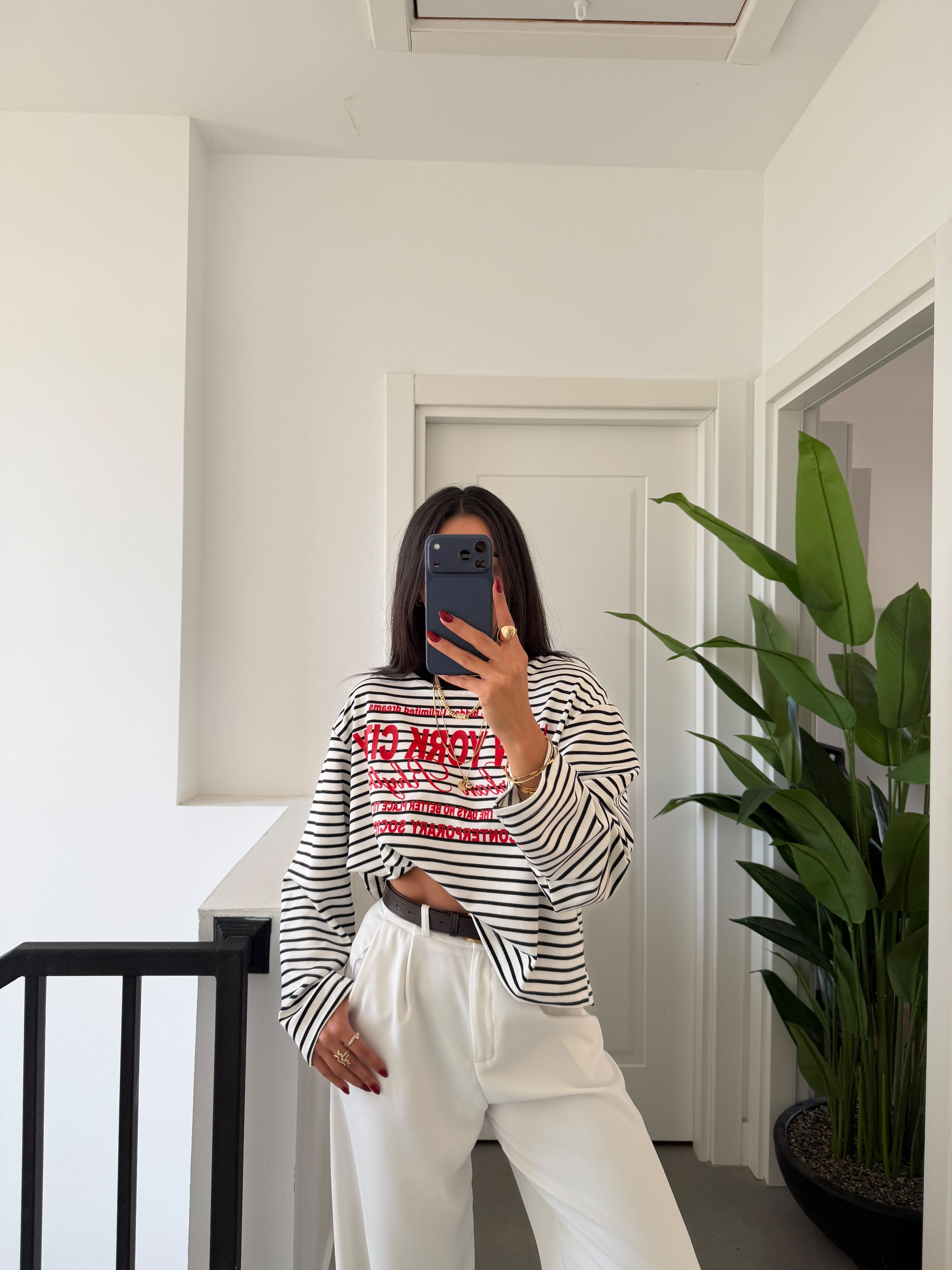 Siyah Baskı Detaylı Sweatshirt