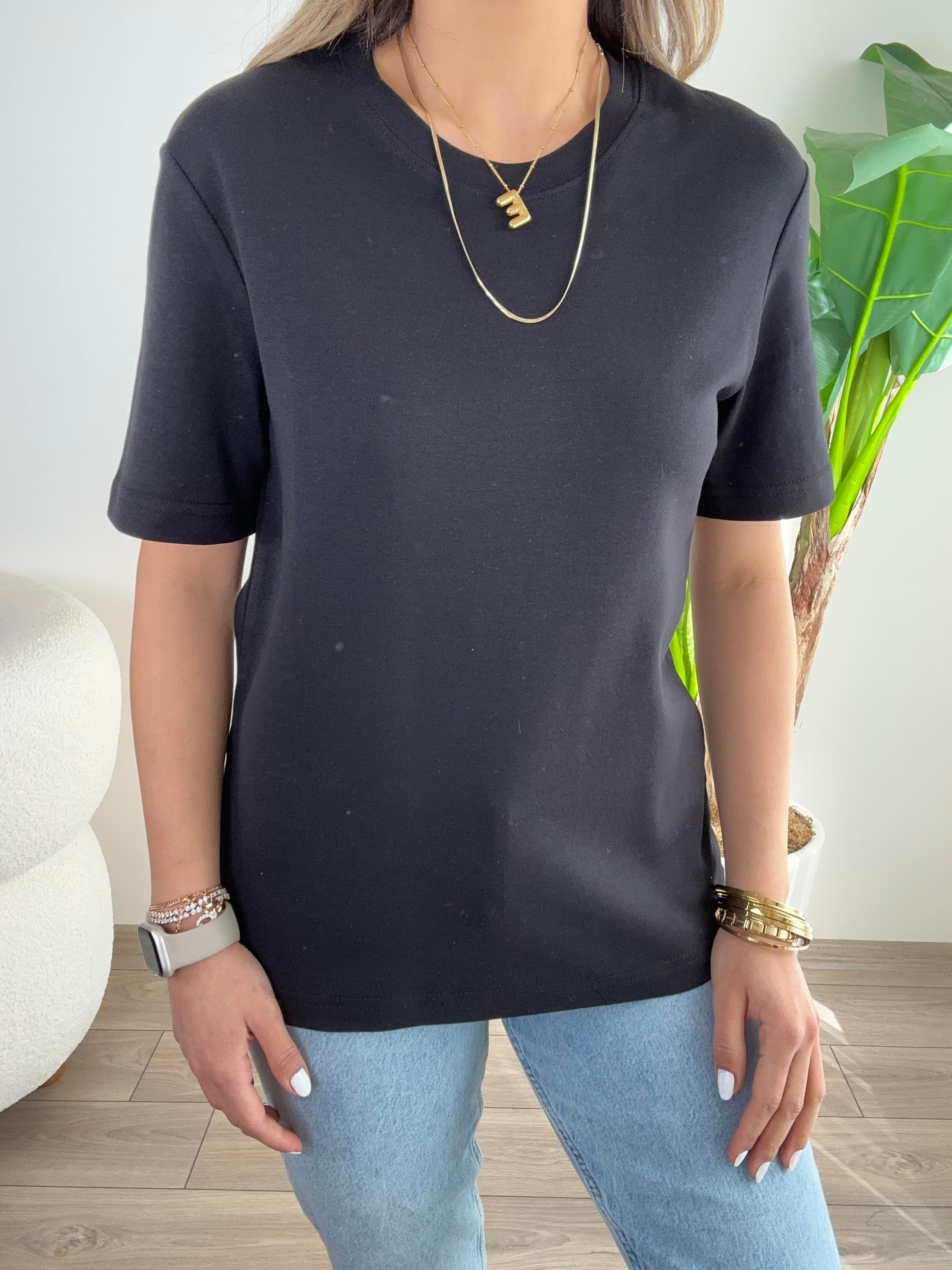 Siyah Bisiklet Yaka Basic Tişört