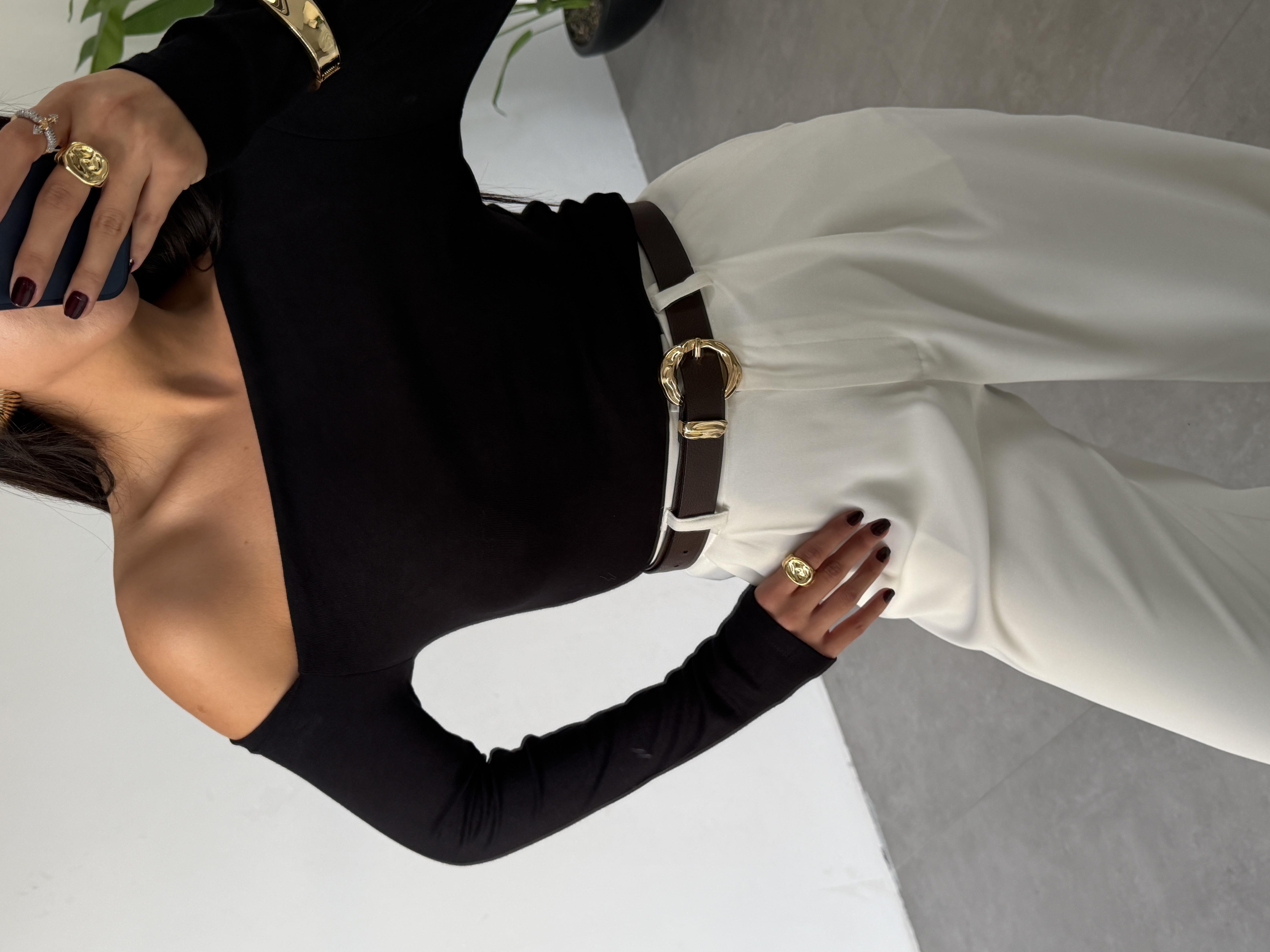 Siyah Buzy Kayık Yaka Tek Omuz Uzun Kol Bady