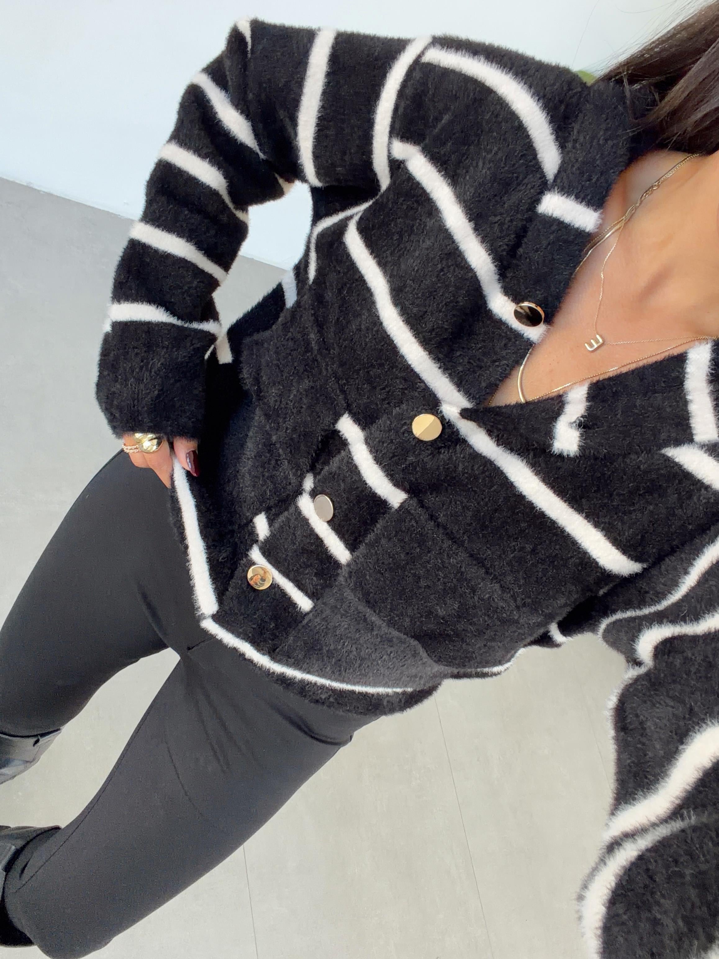 Siyah Cepli Kapşonlu Hırka