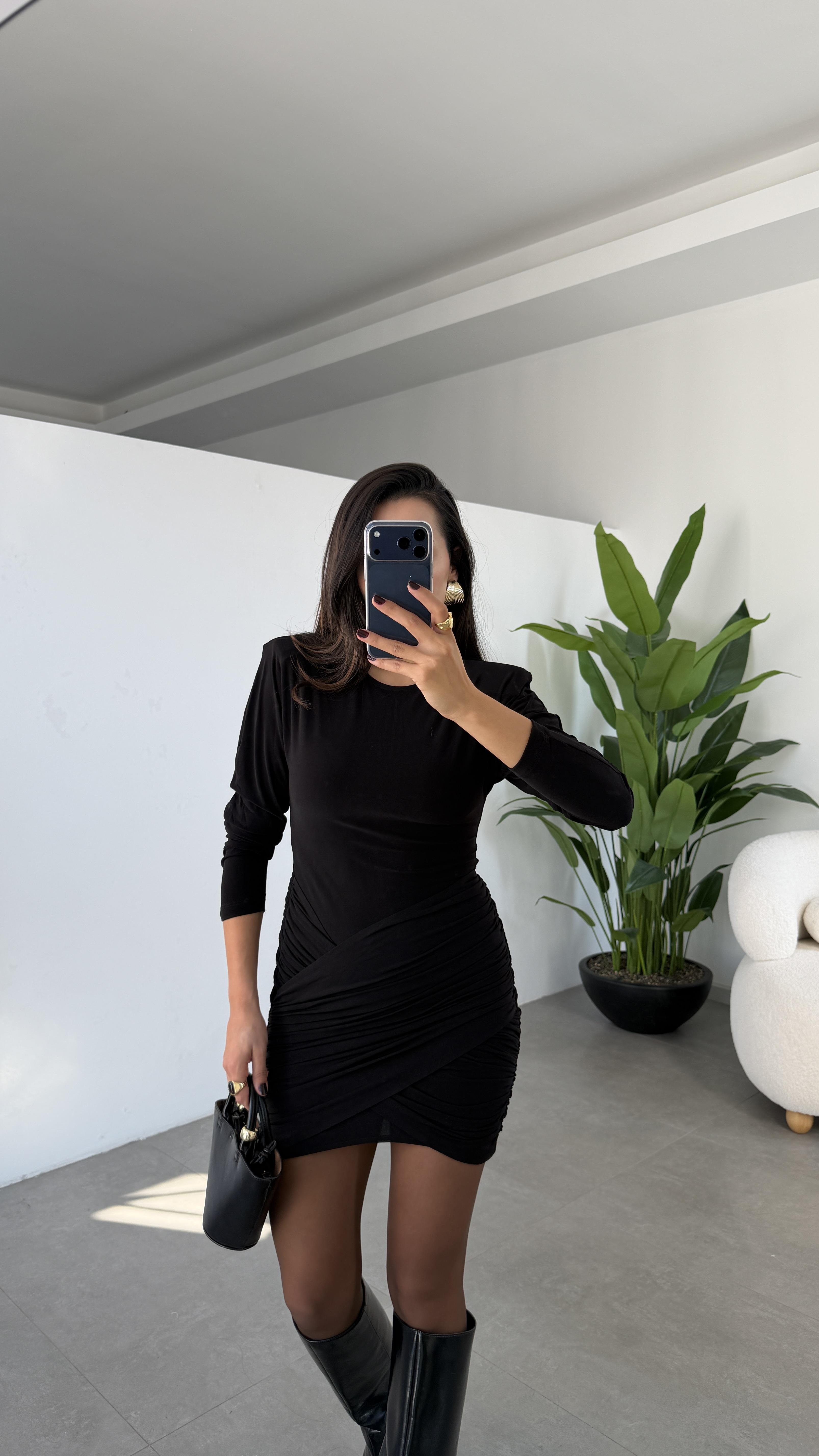 Siyah Eteği Drapeli Elbise