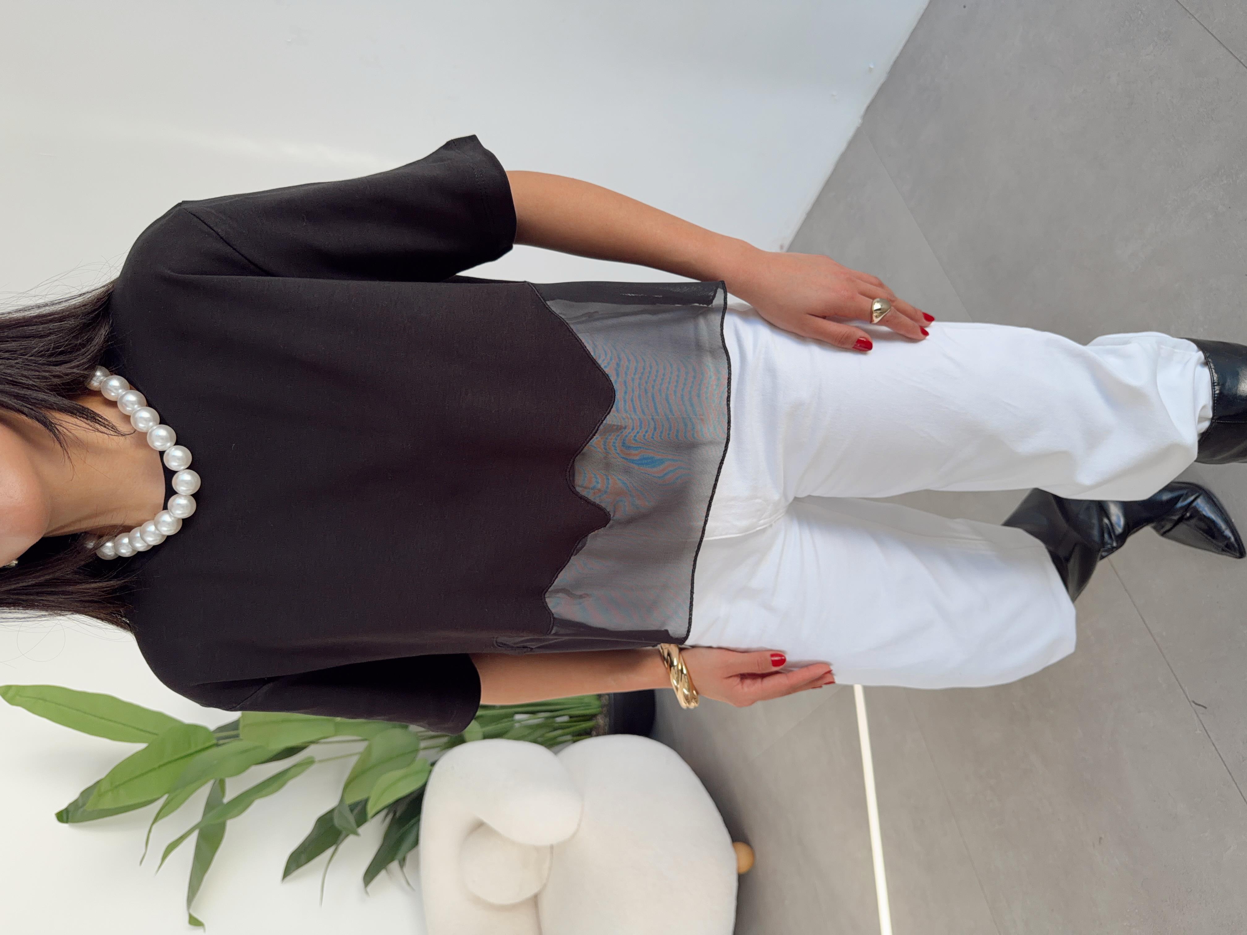 Siyah Eteği Tül Garnili Tshirt