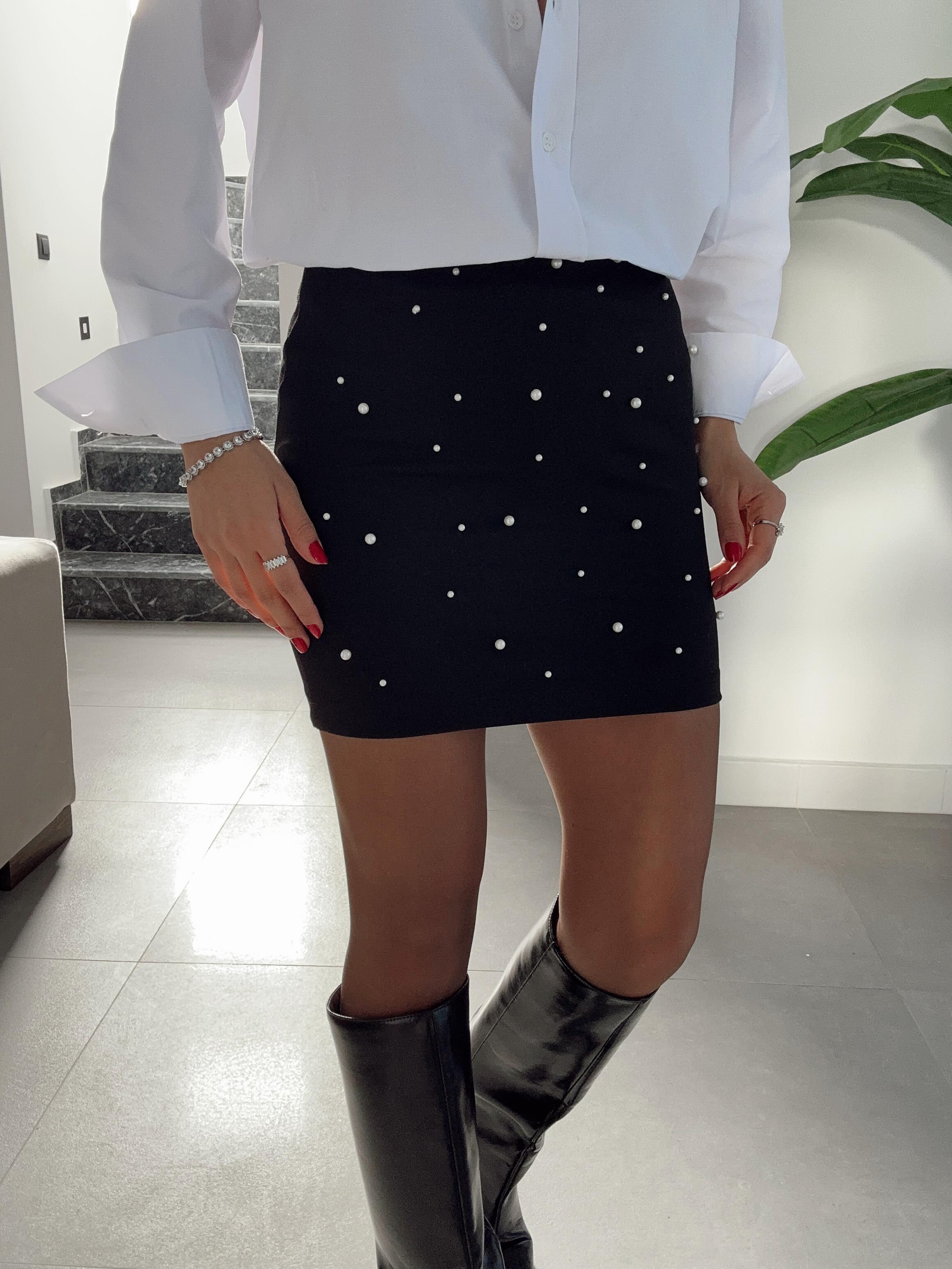 Siyah İnci Detaylı Etek