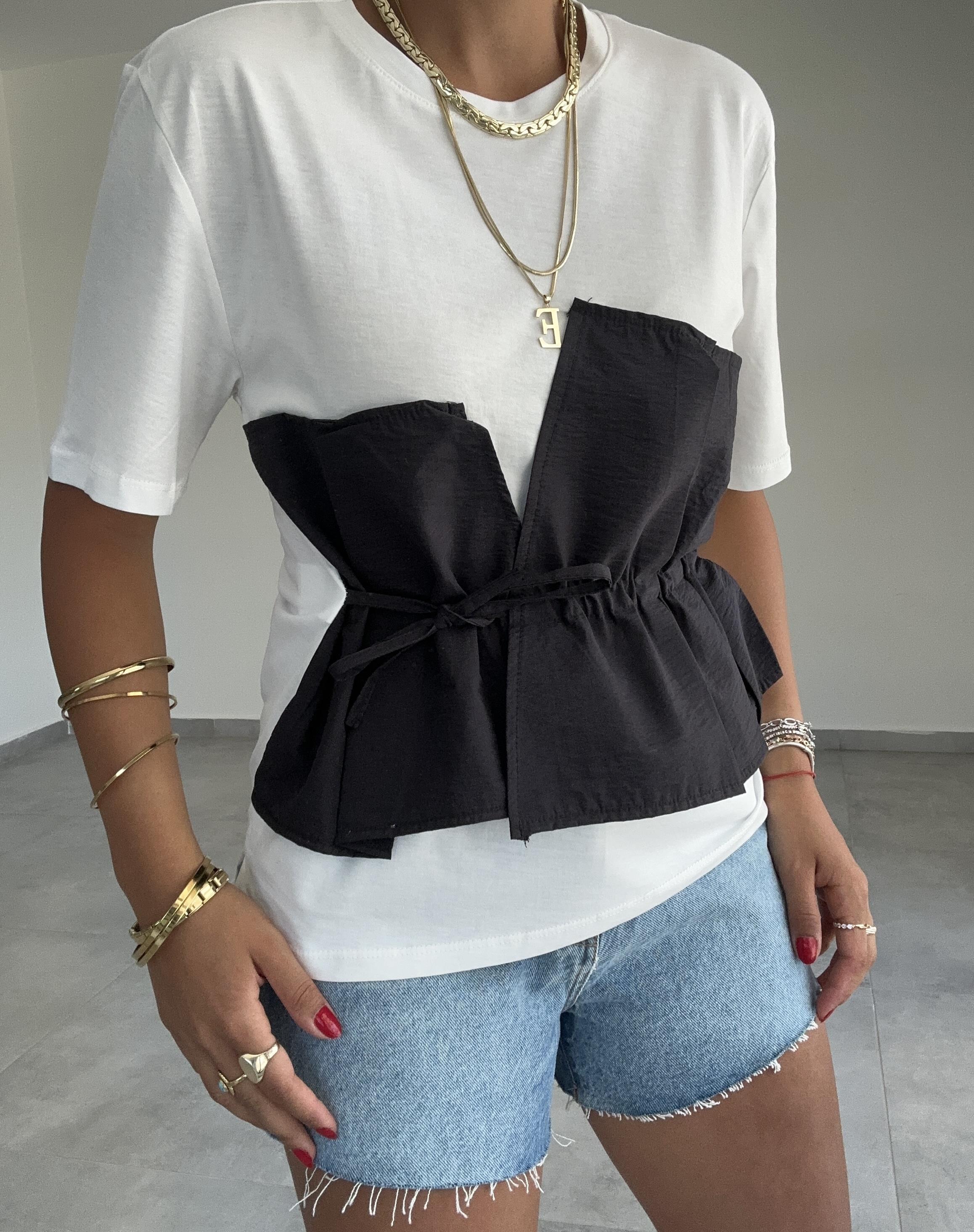 Siyah Korsajlı Tshirt