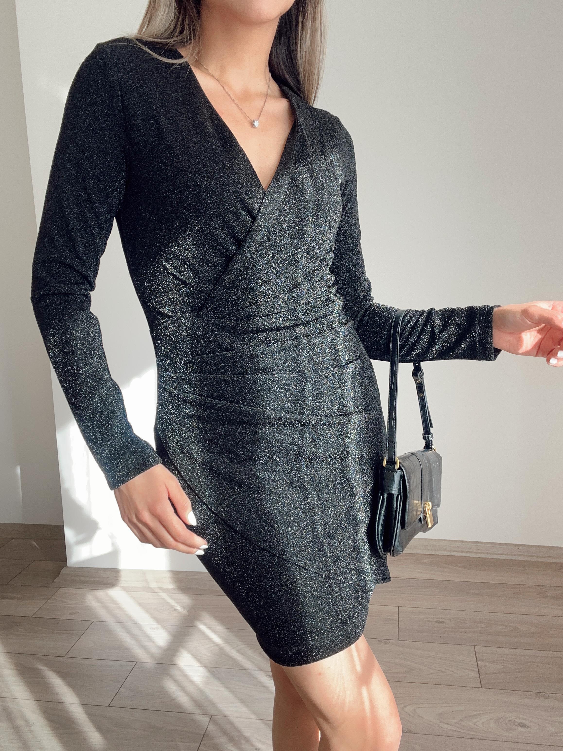 Siyah Kruvaze Yaka Simli Kısa Elbise