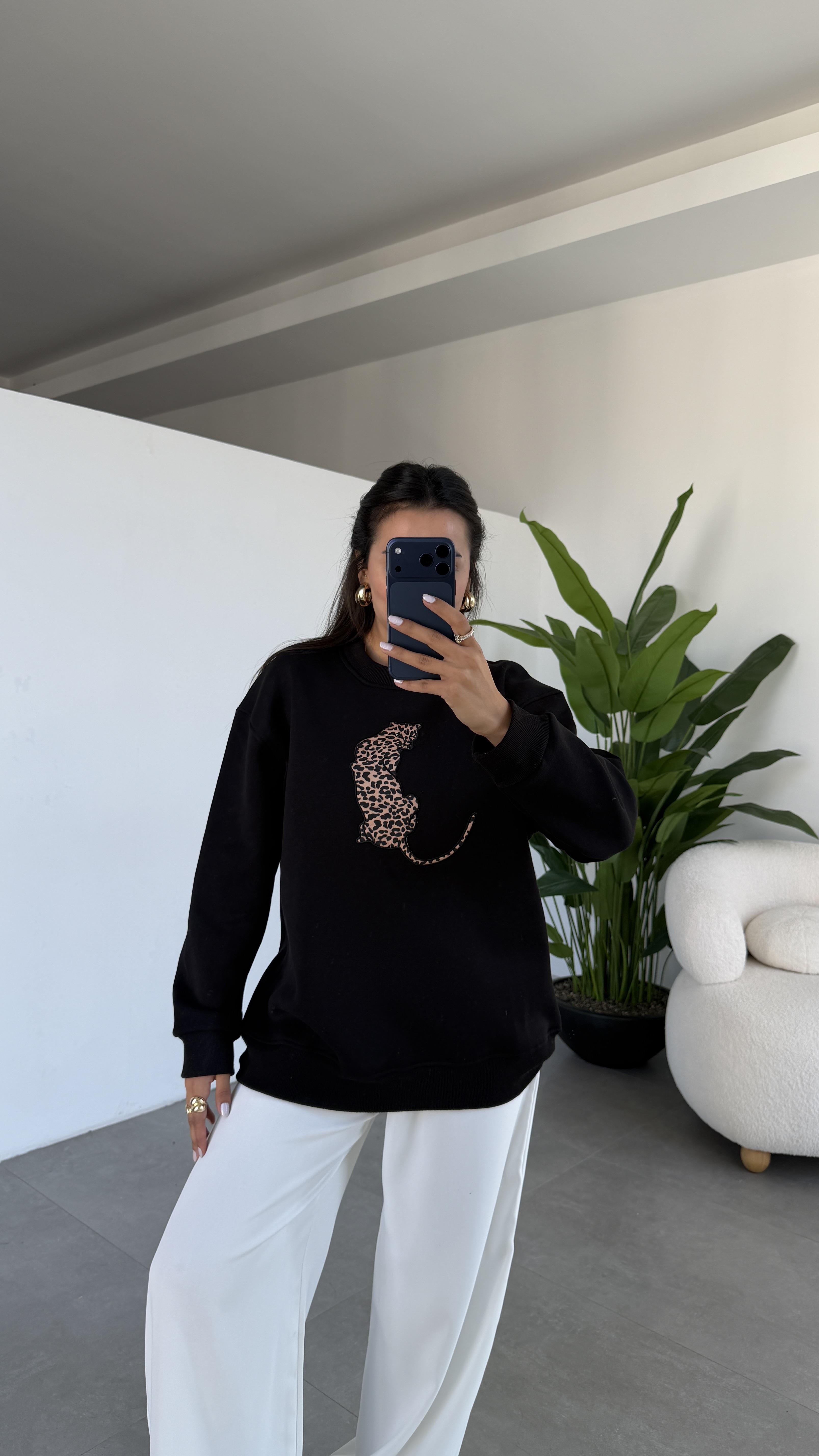 Siyah Leopar Desenli Sweatshirt