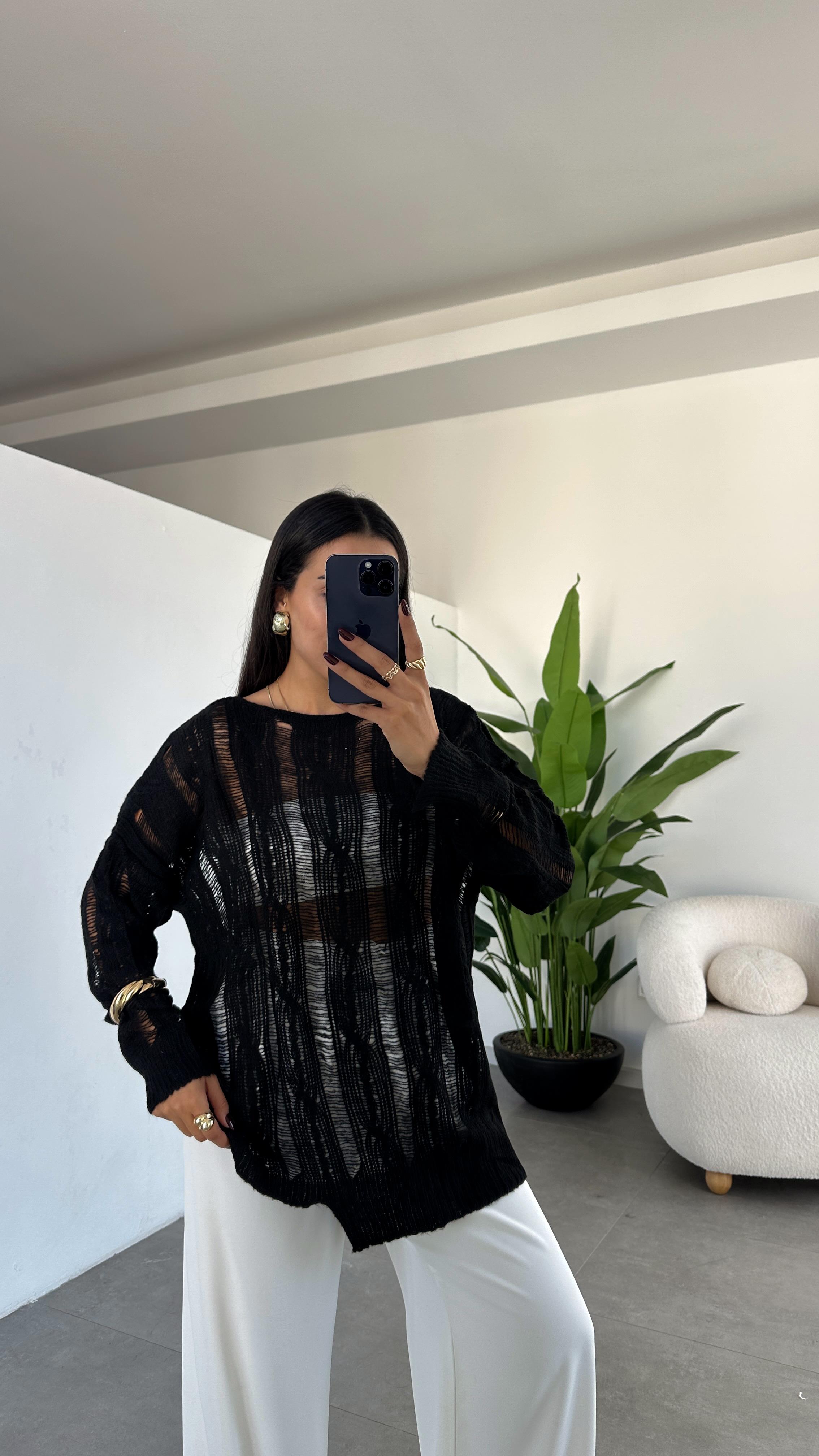 Siyah Saç Örgülü Ajurlu Kazak