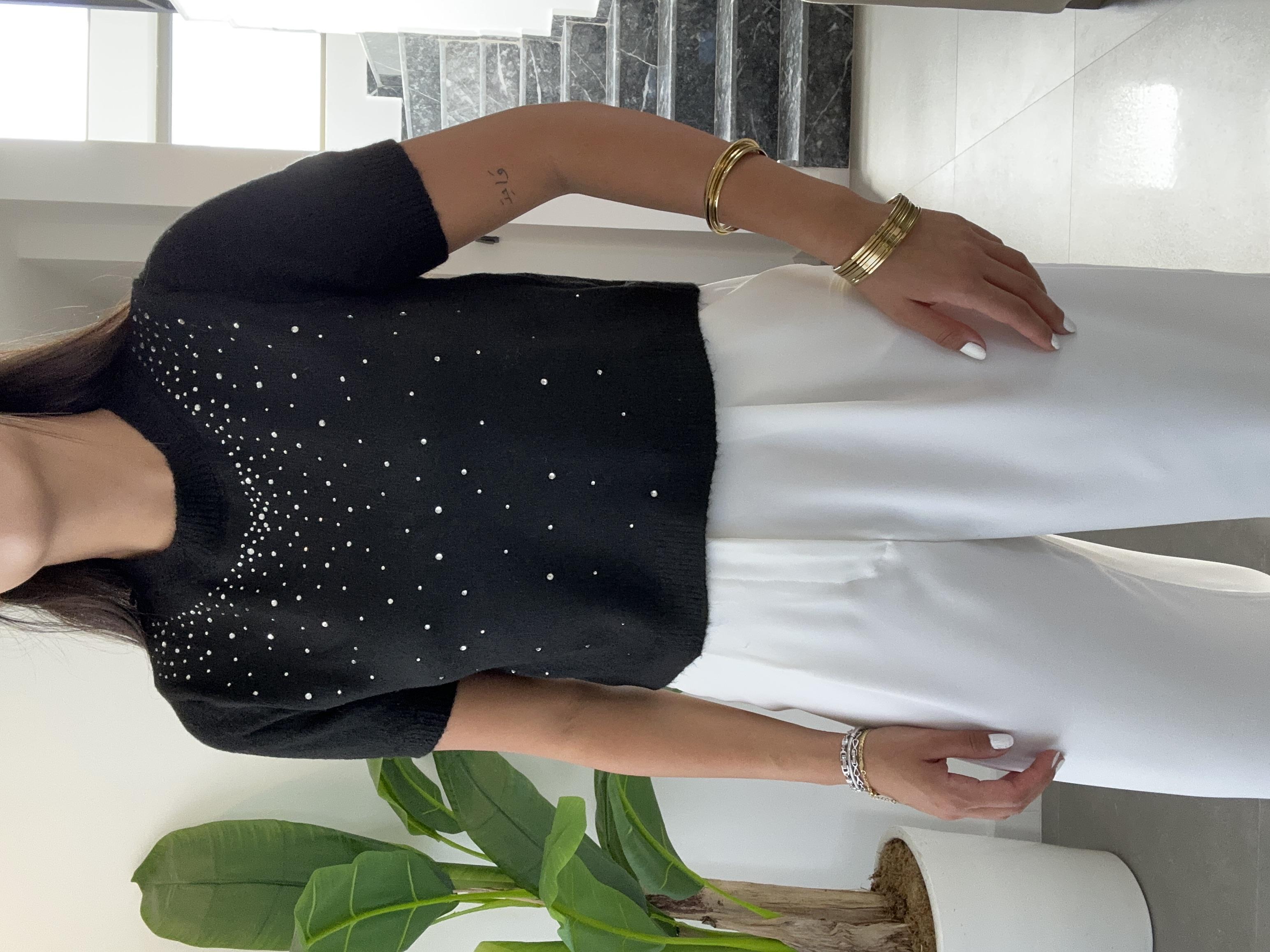 Siyah Taş Detaylı Triko Kazak