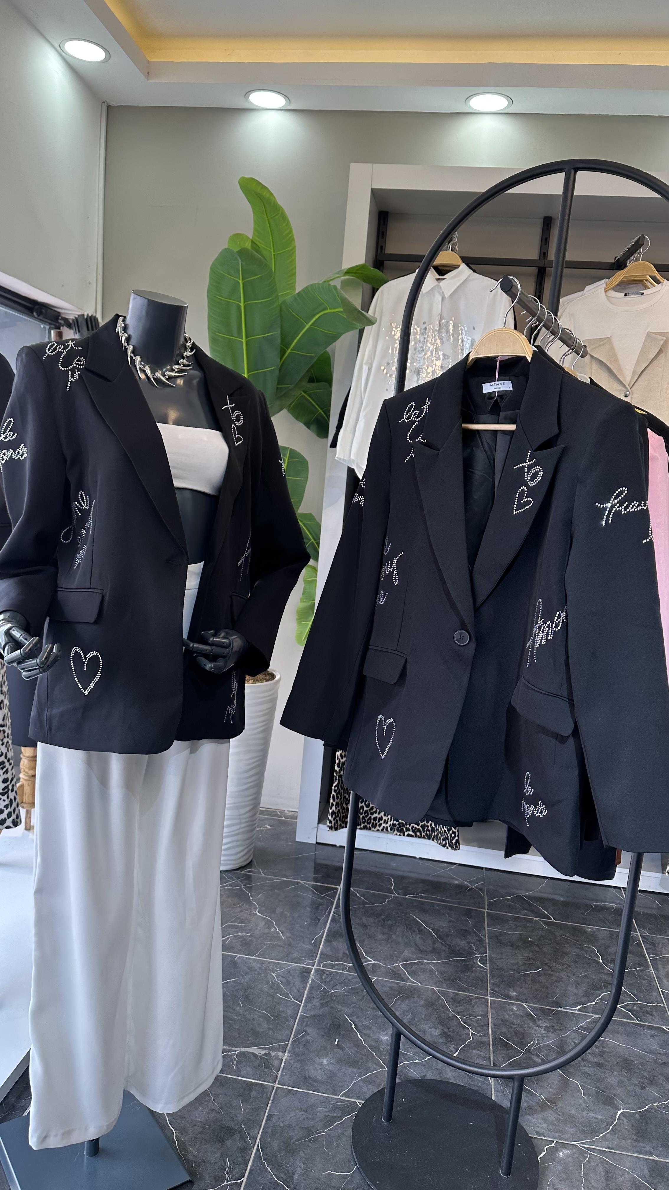 Siyah Taş İşlemeli Blazer Ceket