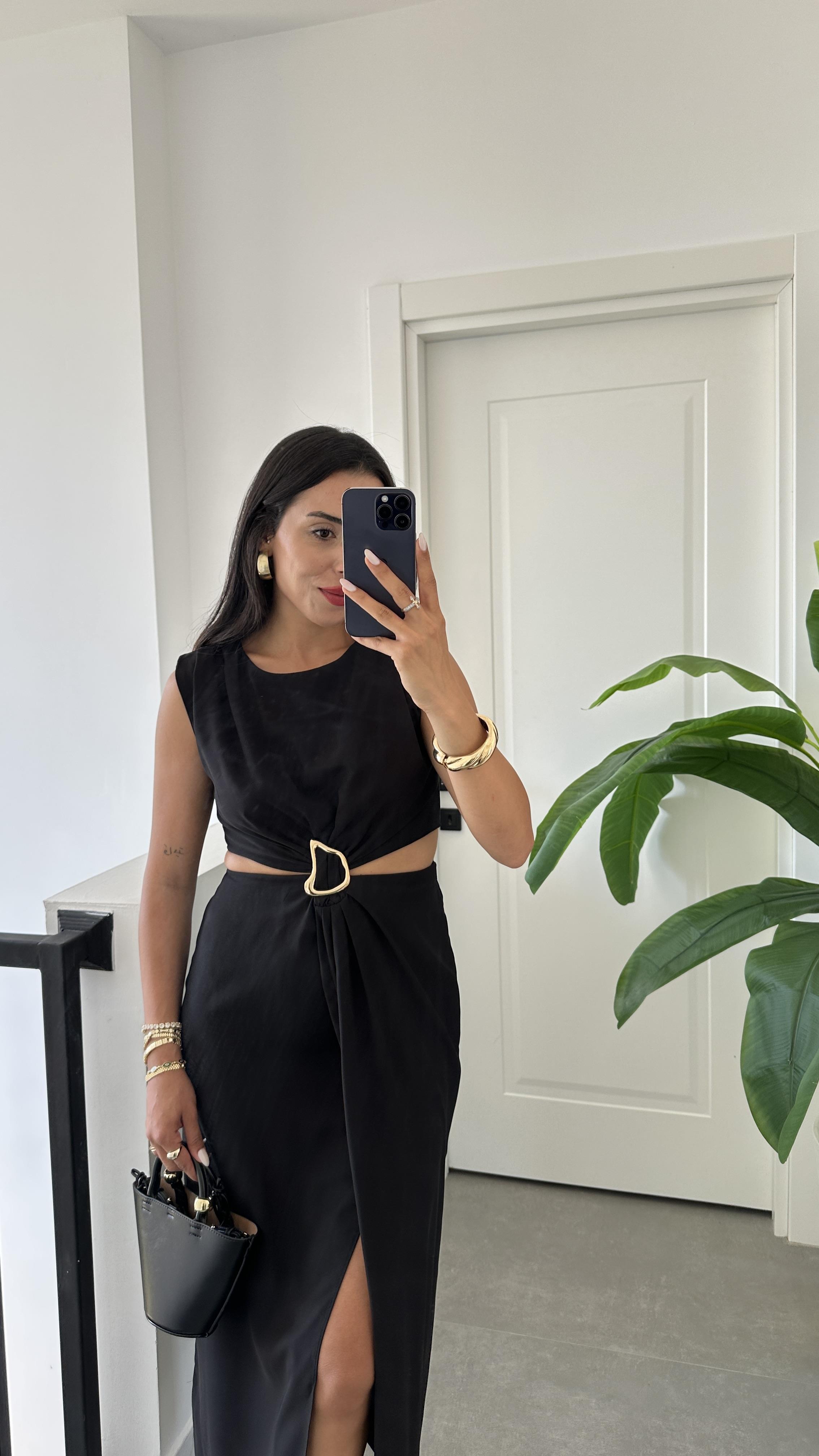 Siyah Tokalı Elbise