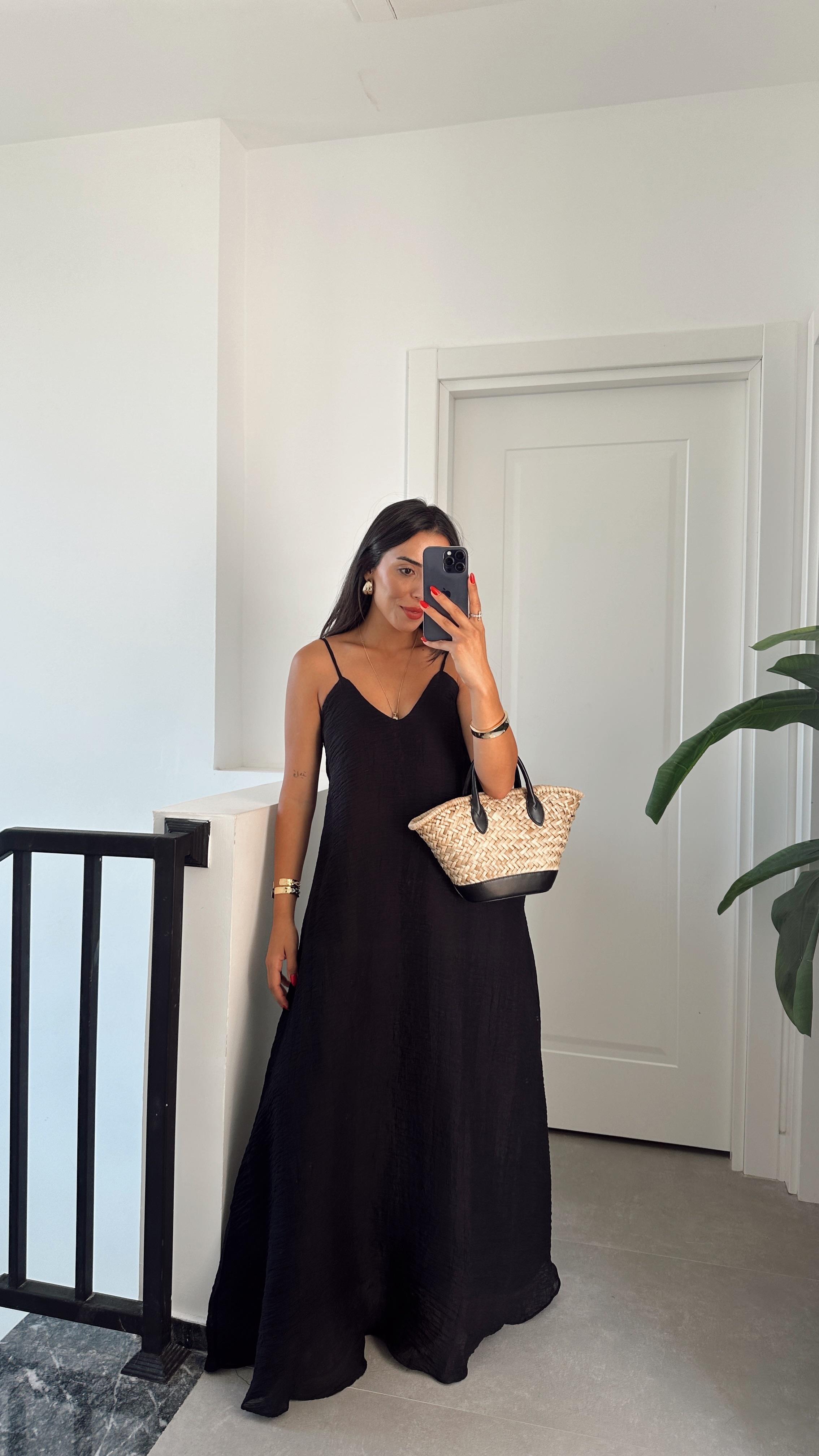 Siyah V Yaka İp Askılı Elbise