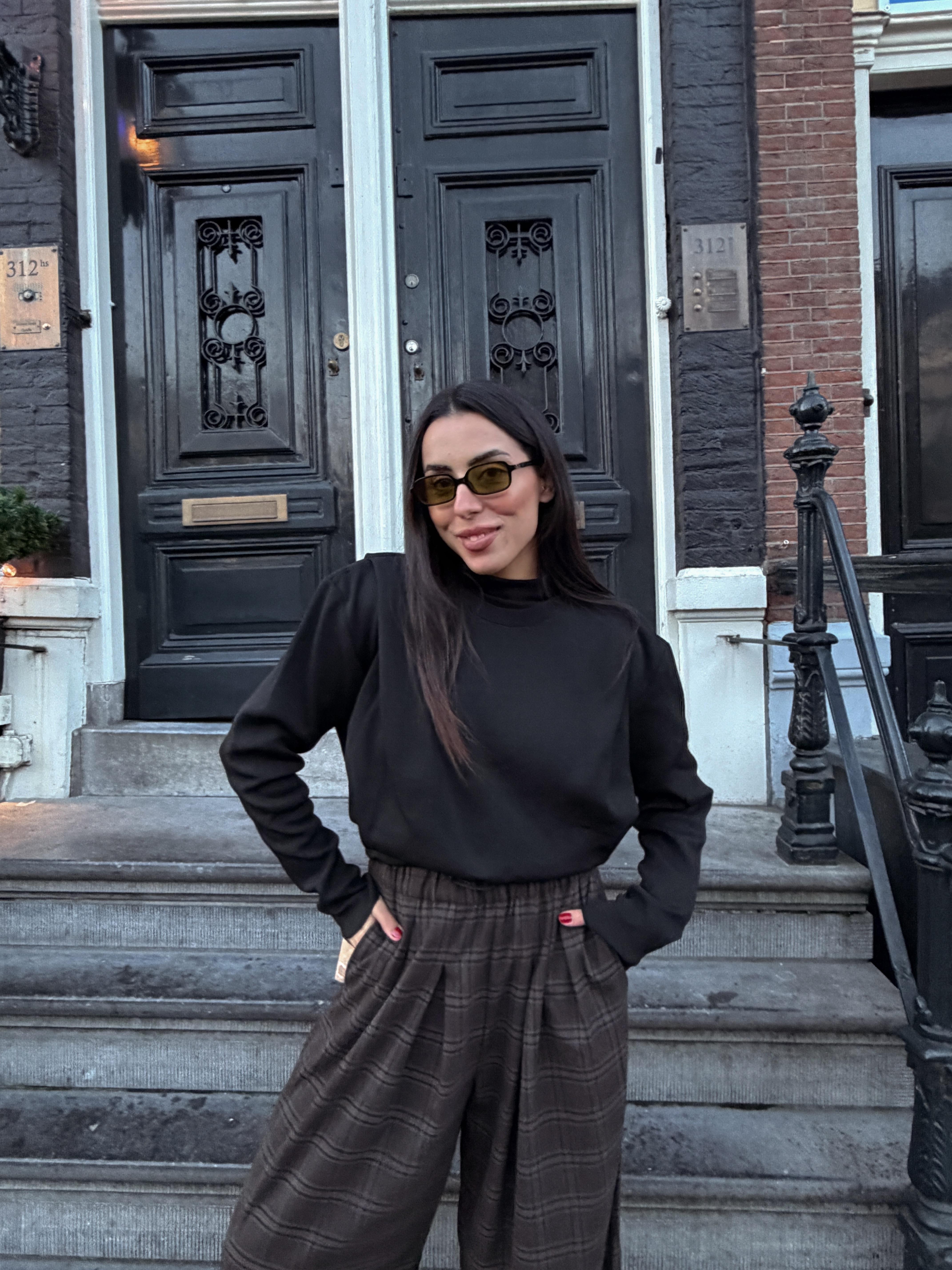 Siyah Vatkalı Triko Kazak