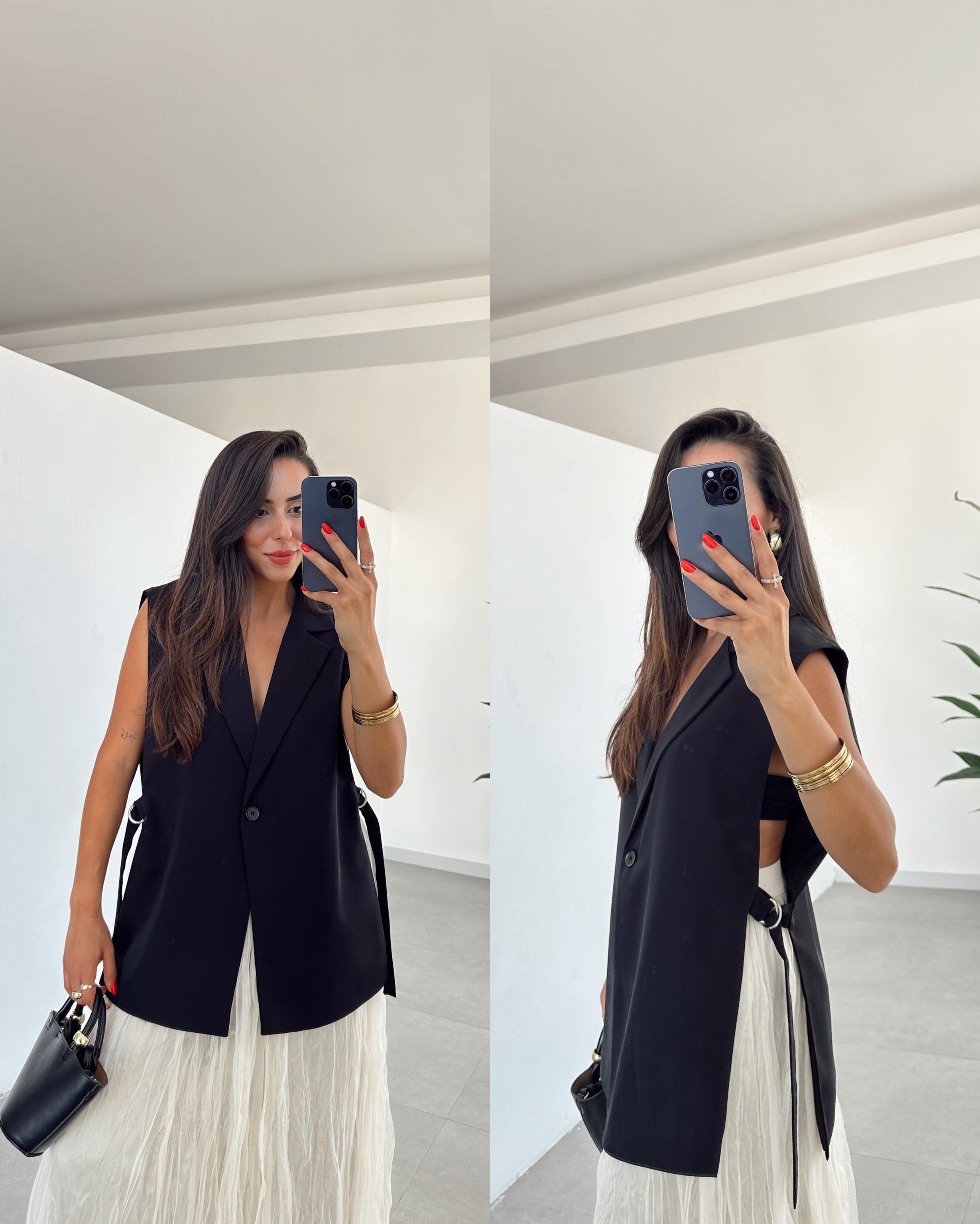 Siyah Yan Detaylı Tasarım Yelek