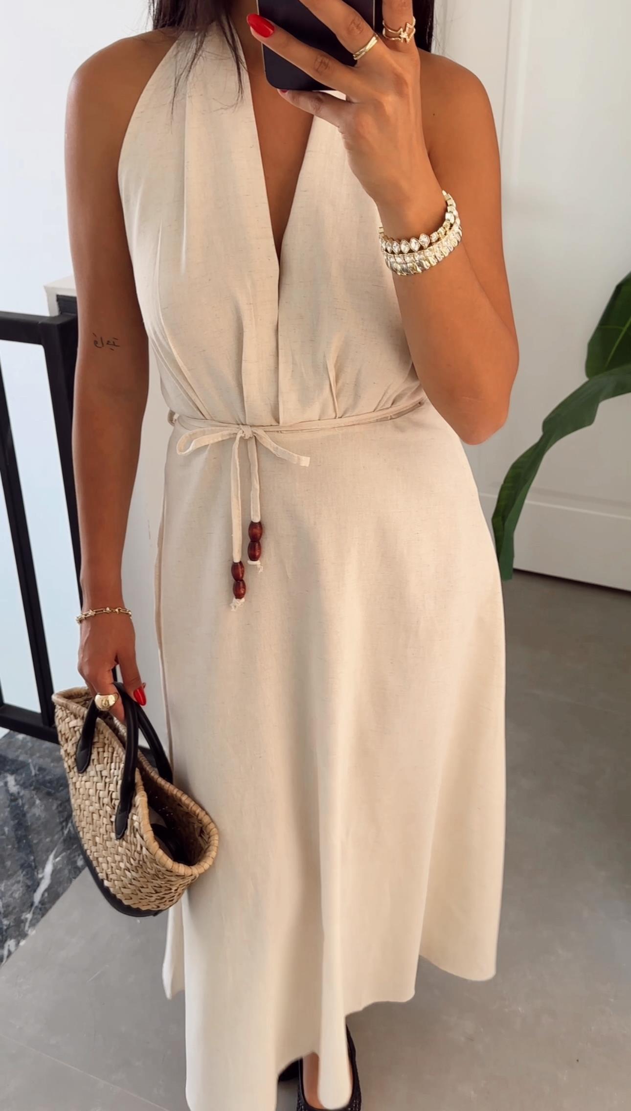 Taş Boyundan Geçmeli Sırt Dekolteli Elbise