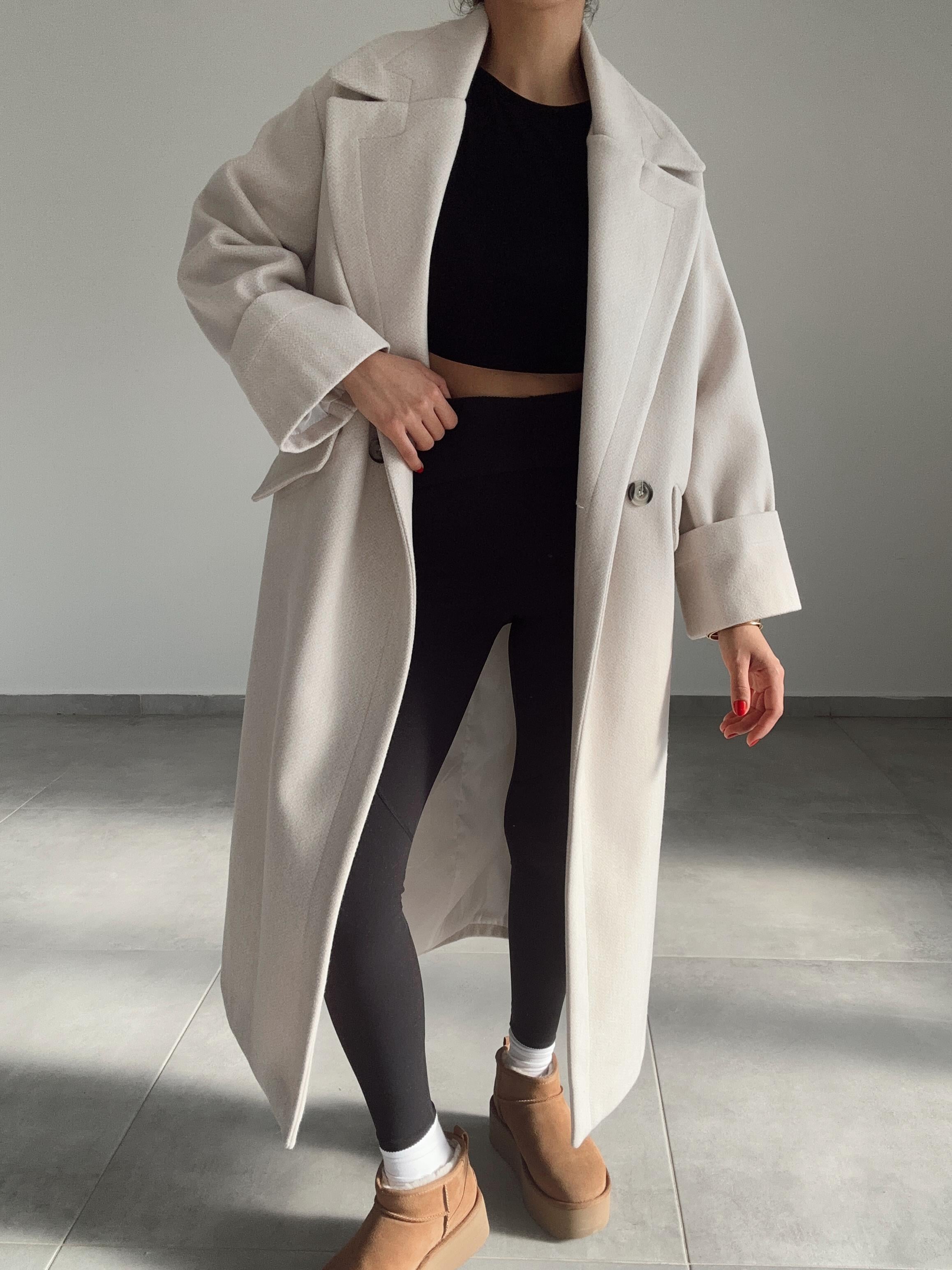 Taş Düğmeli Kruvaze Kaşe Kaban