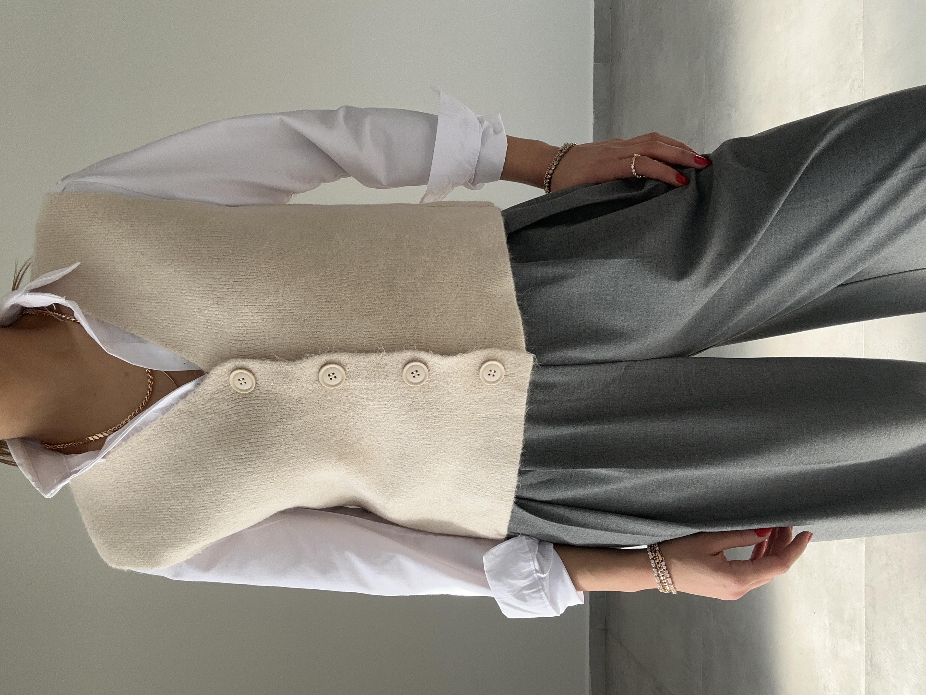 Taş Düğmeli Triko Yelek