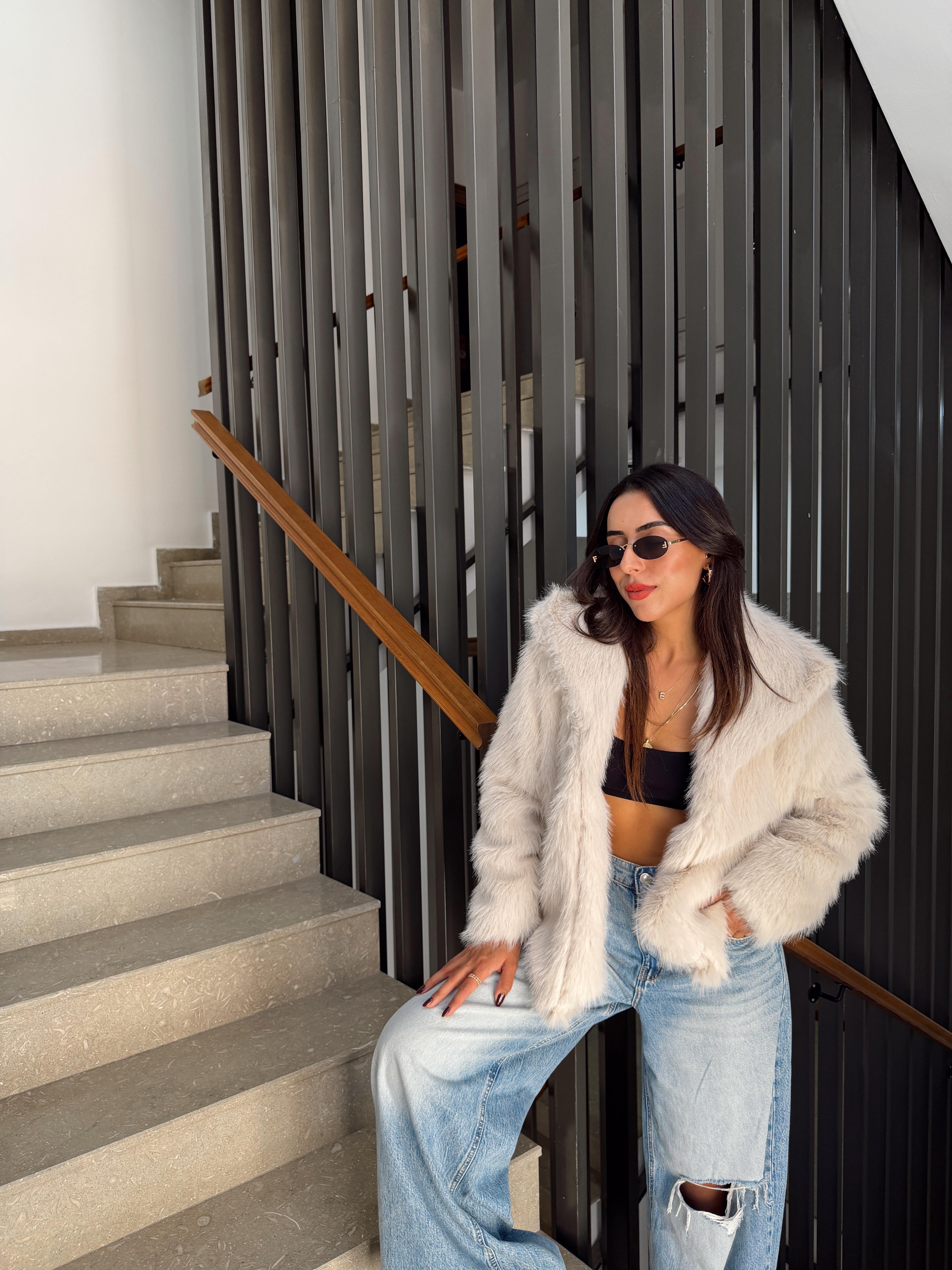 Taş Şal Yaka Kürk