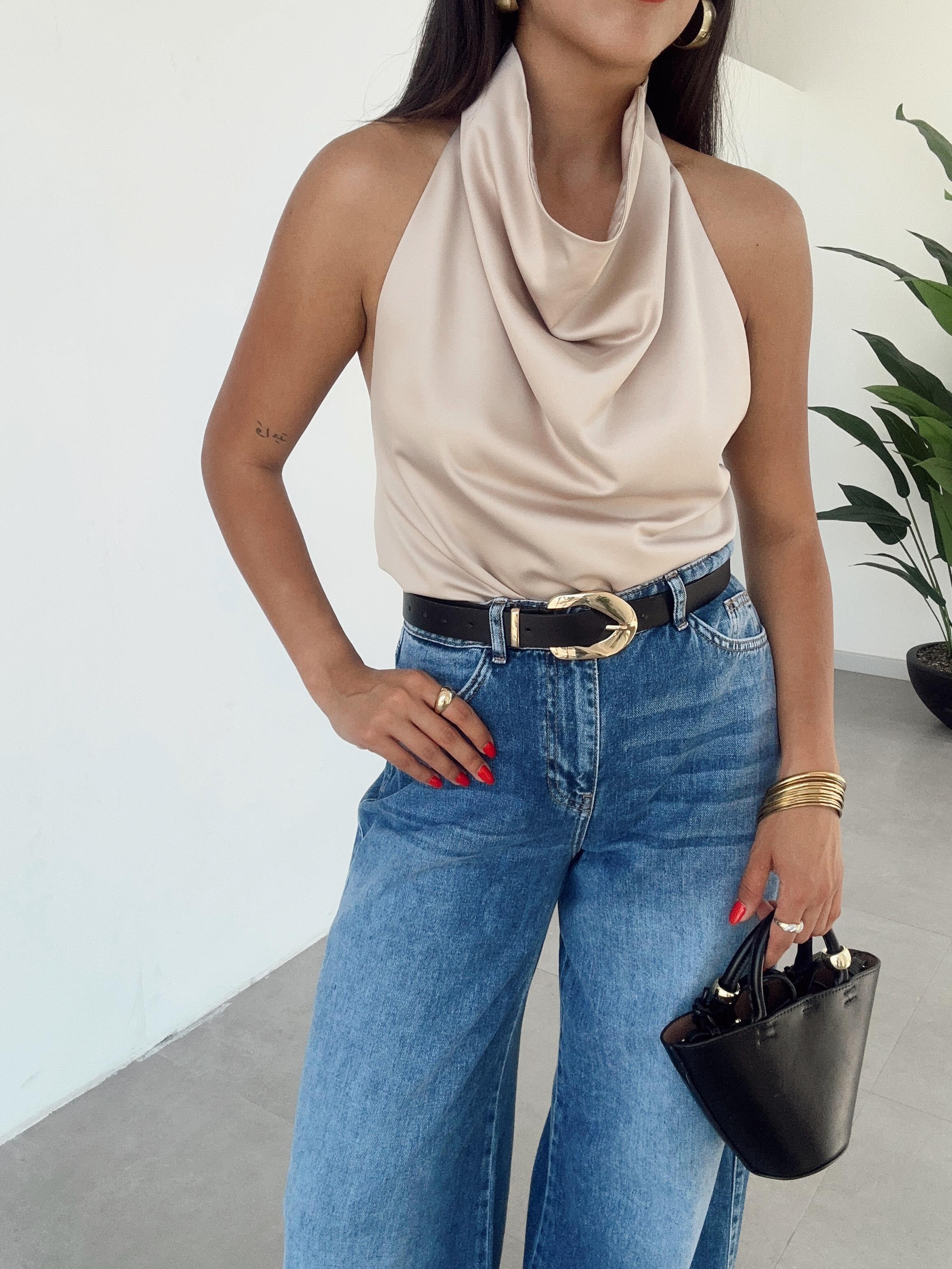 Taş Sırtı Açık Saten Bluz