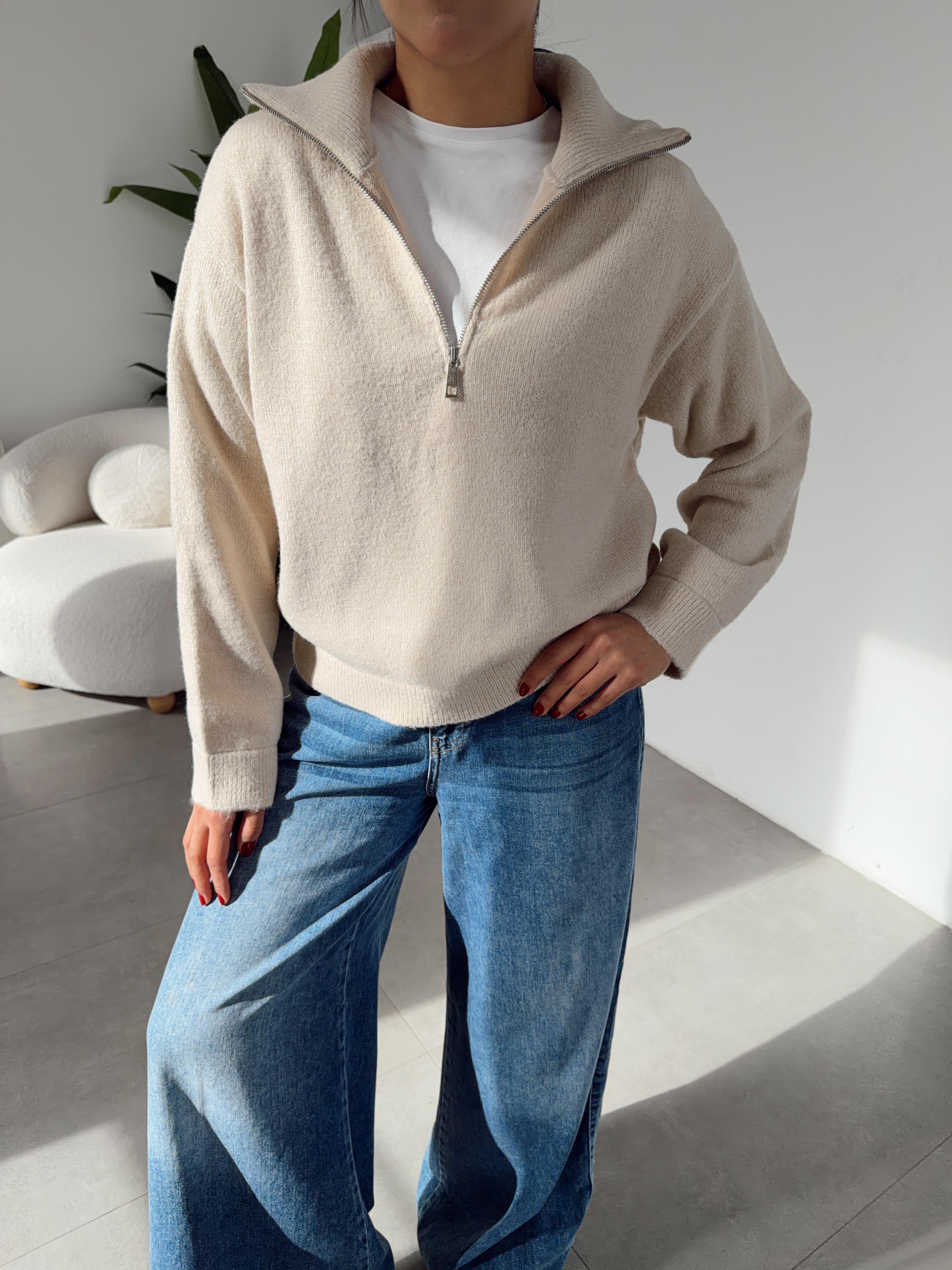 Taş Yakası Fermuarlı Triko Kazak