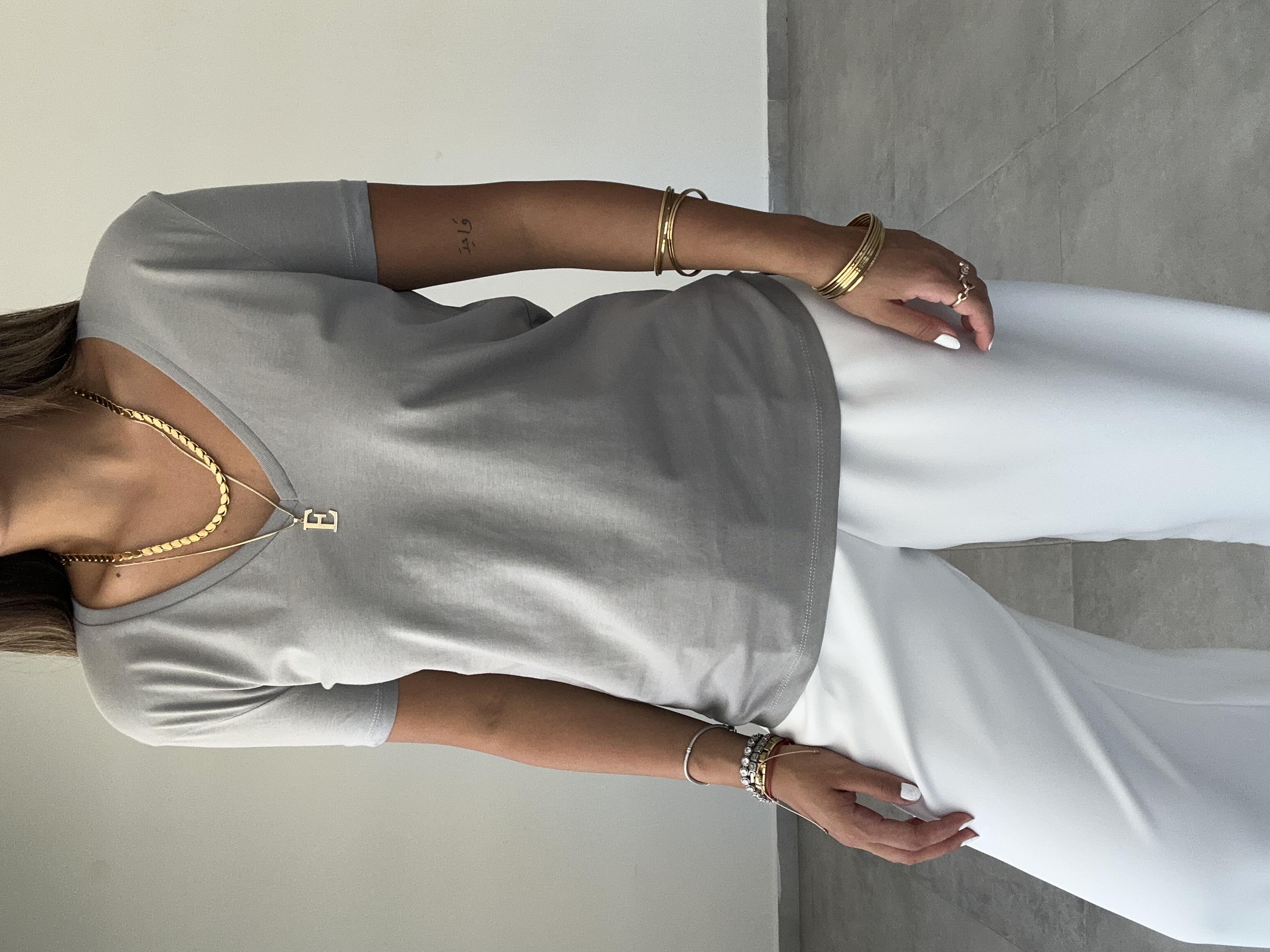 V Yaka Basic Gri Tişört