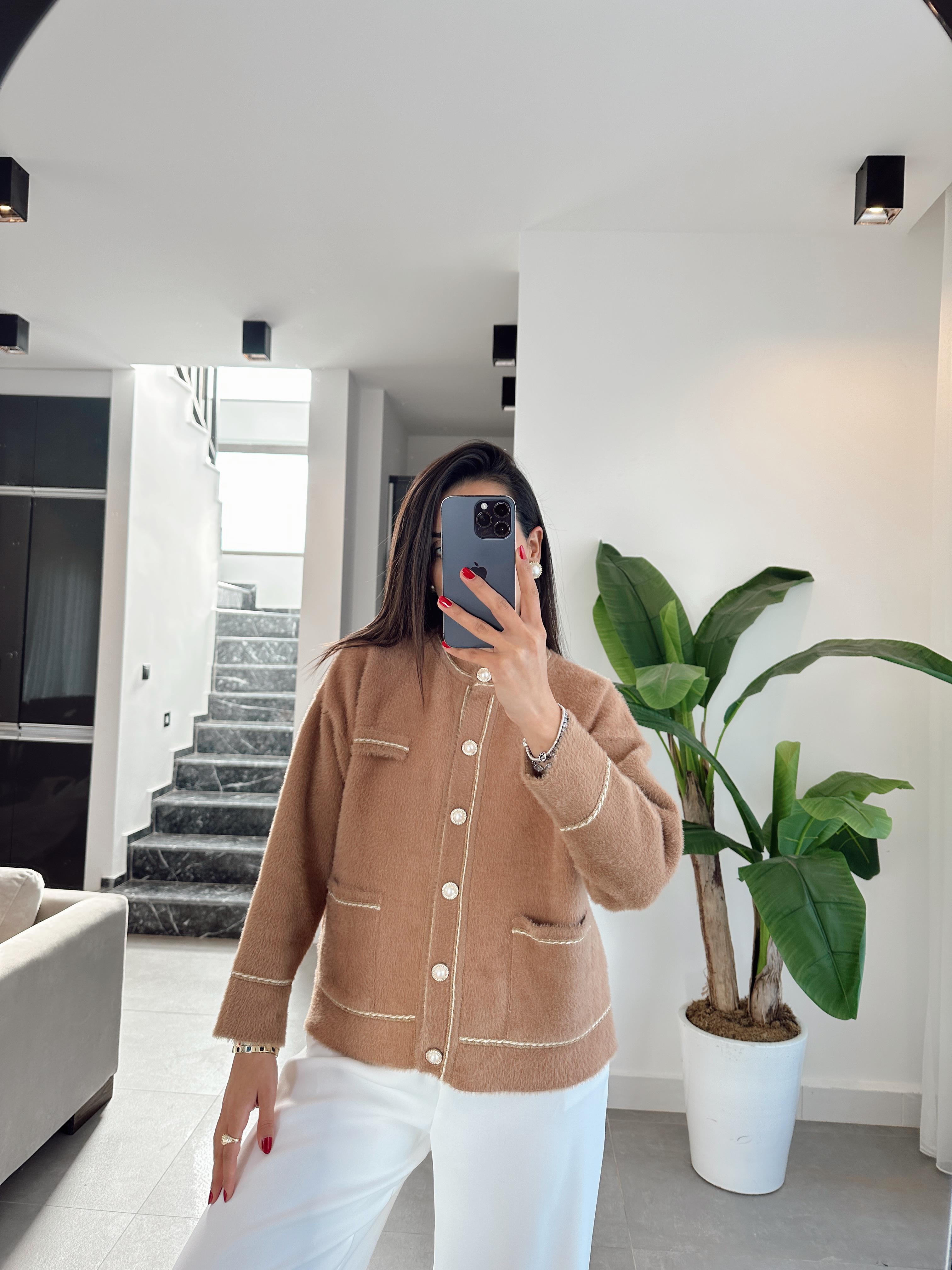 Vizon İnci Düğmeli Gold Biyeli Hırka