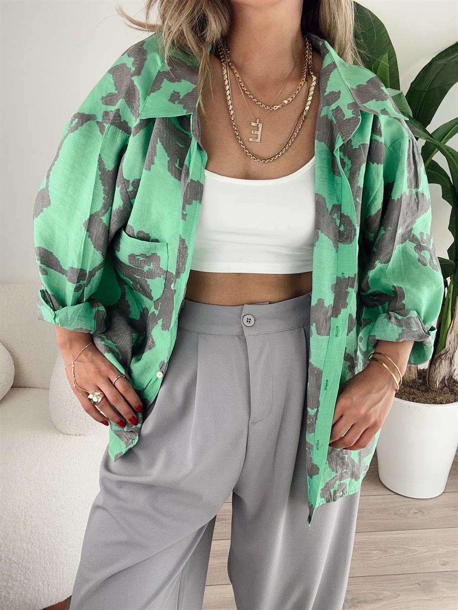 Yeşil Desenli Düşük Omuzlu Gömlek