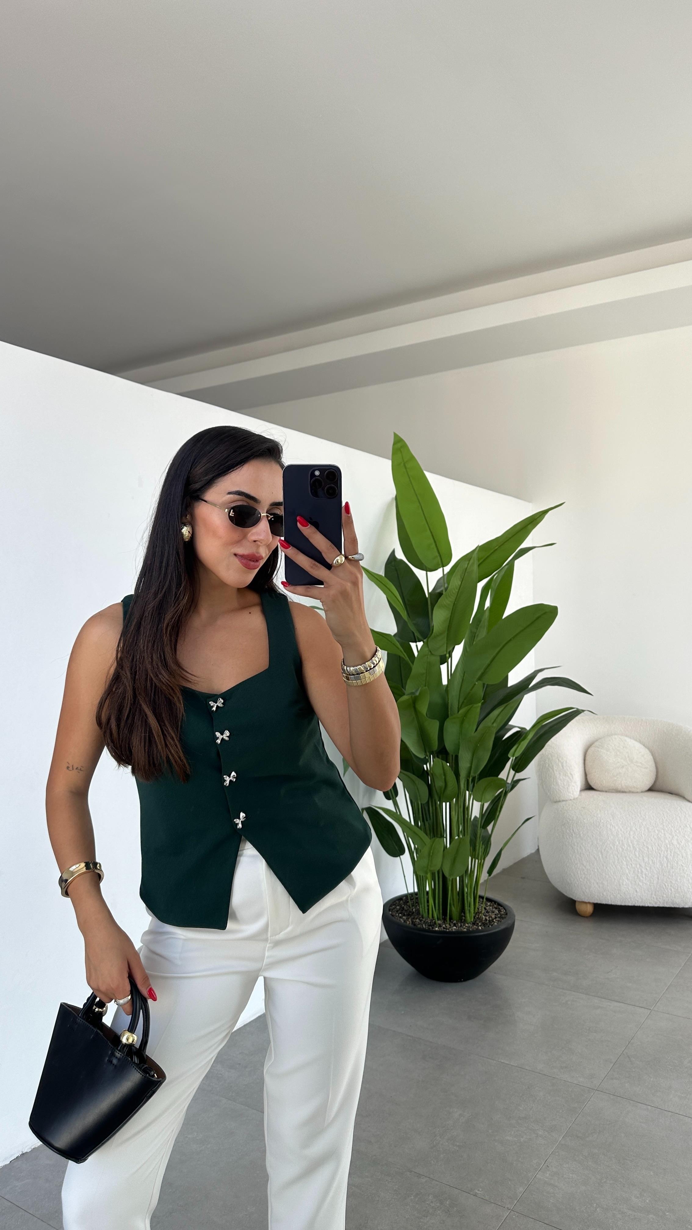 Zümrüt Kare Yaka Astarlı Yelek