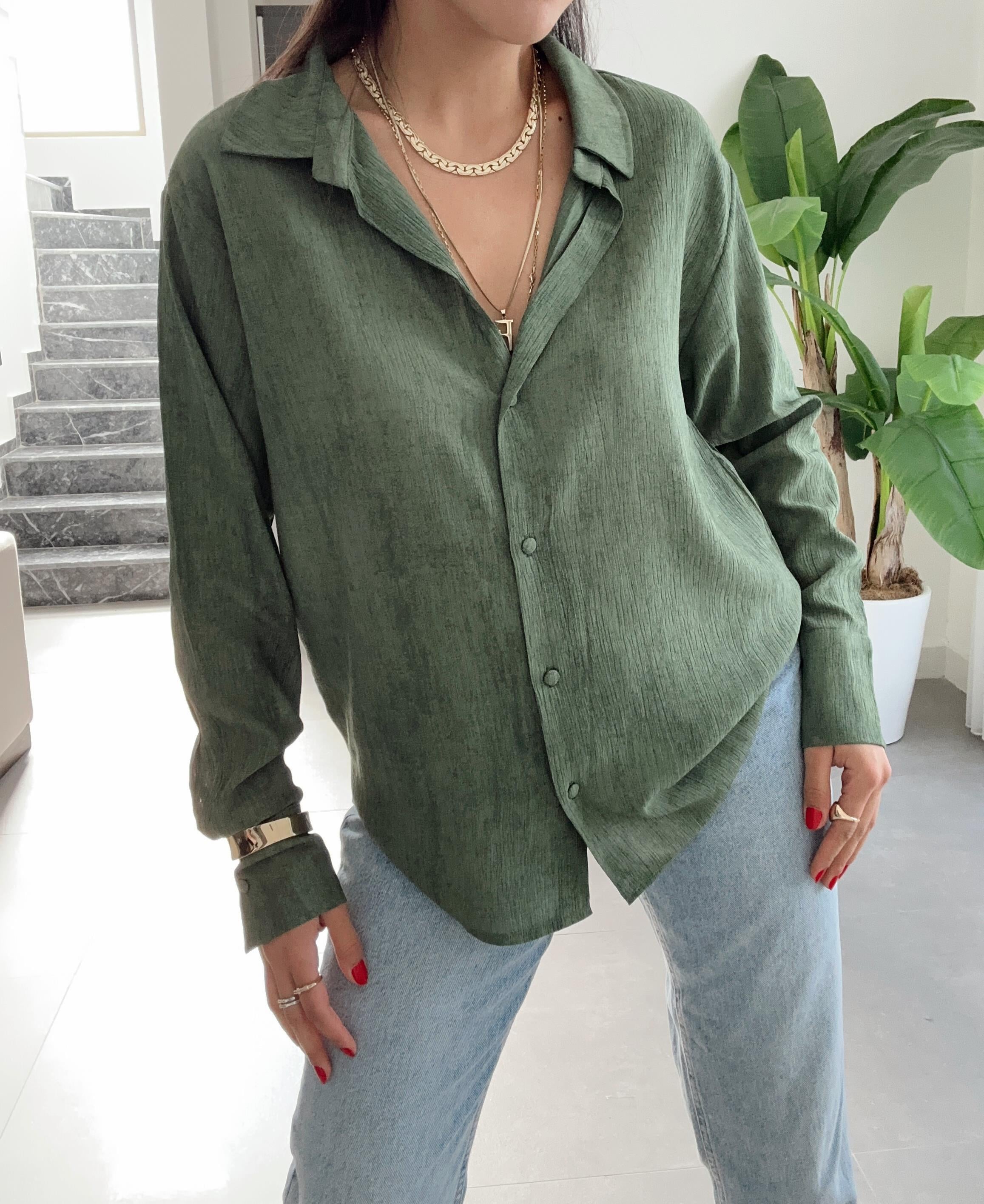 Zümrüt Kendinden Desenli Gömlek