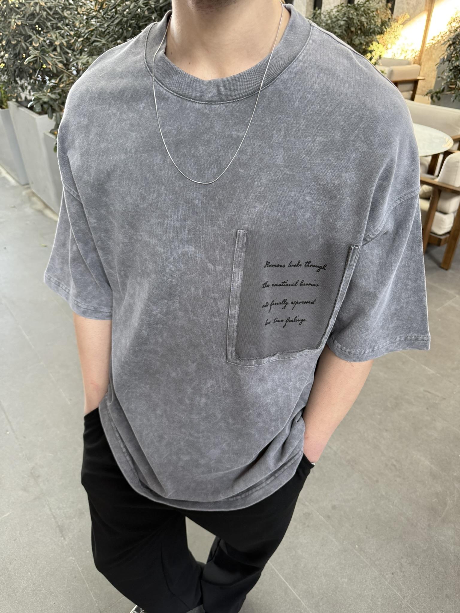Cep Detaylı Yazılı Yıkamalı T-Shirt - Füme