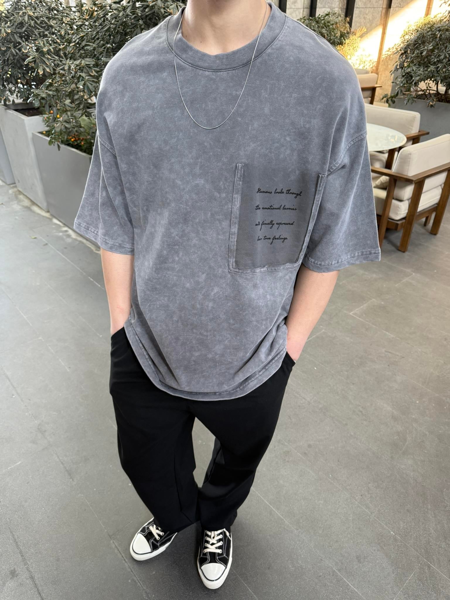 Cep Detaylı Yazılı Yıkamalı T-Shirt - Füme