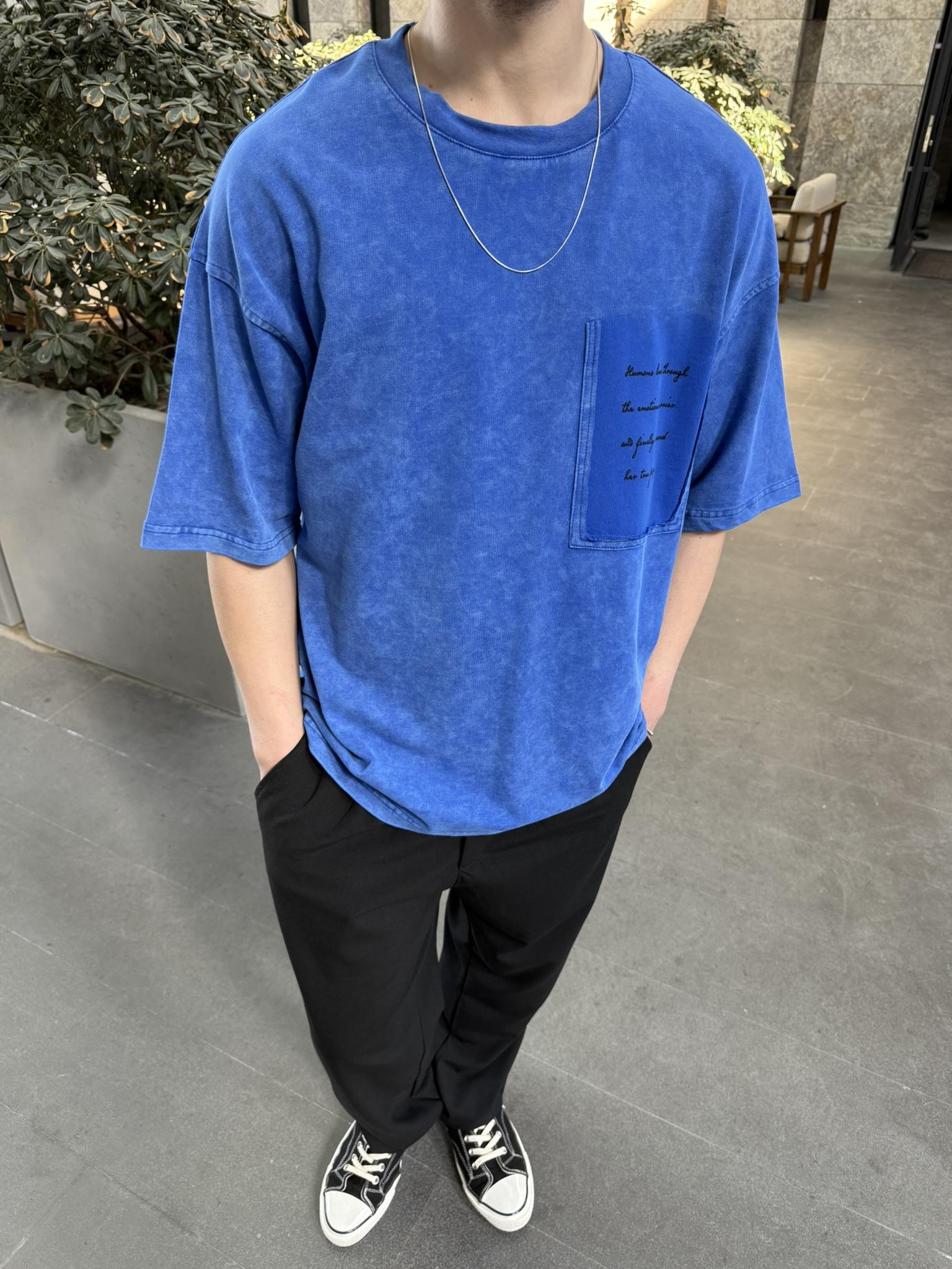 Cep Detaylı Yazılı Yıkamalı T-Shirt - Mavi