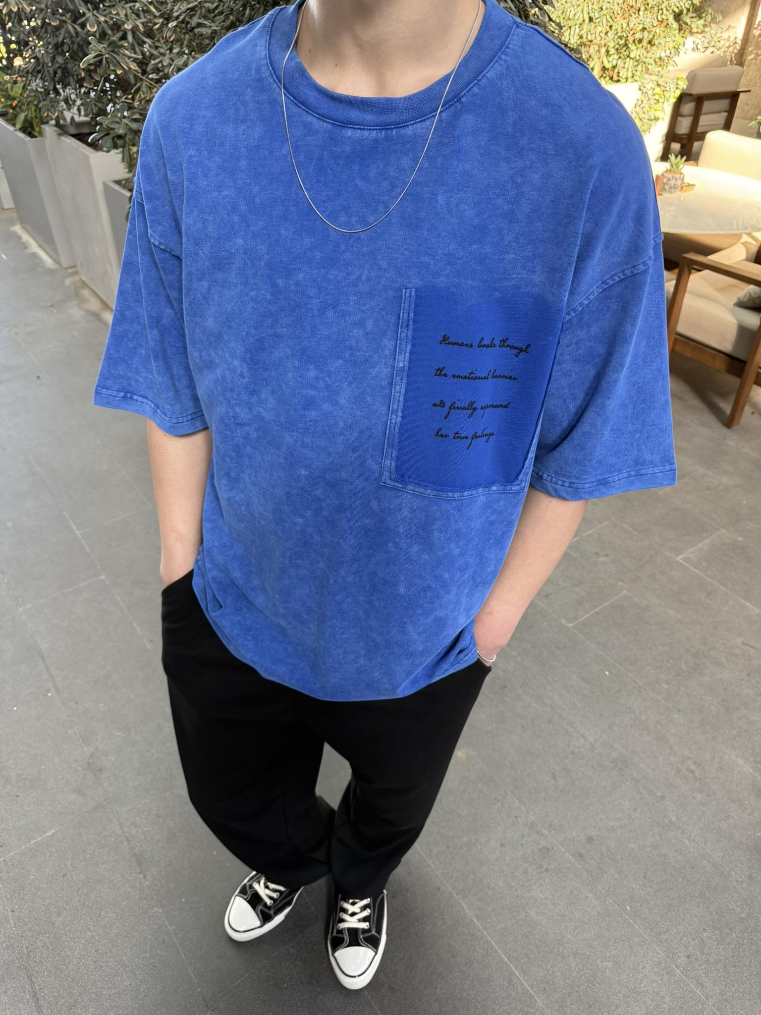 Cep Detaylı Yazılı Yıkamalı T-Shirt - Mavi