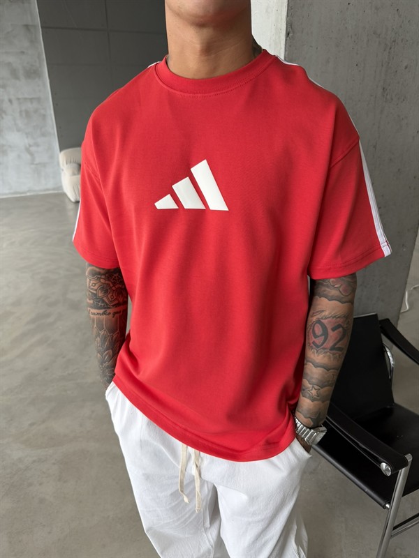 AD Kabartma Kol Detaylı T-Shirt - Kırmızı