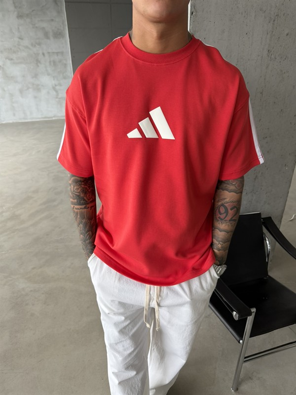 AD Kabartma Kol Detaylı T-Shirt - Kırmızı