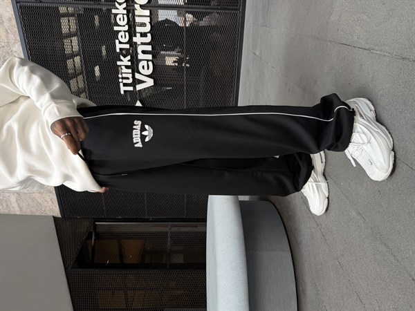 Basic Enjeksiyon Baskı AD Eşofman - Siyah