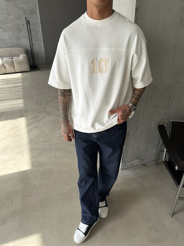 Essence Studio 10 Nakışlı Premium T-Shirt - Beyaz