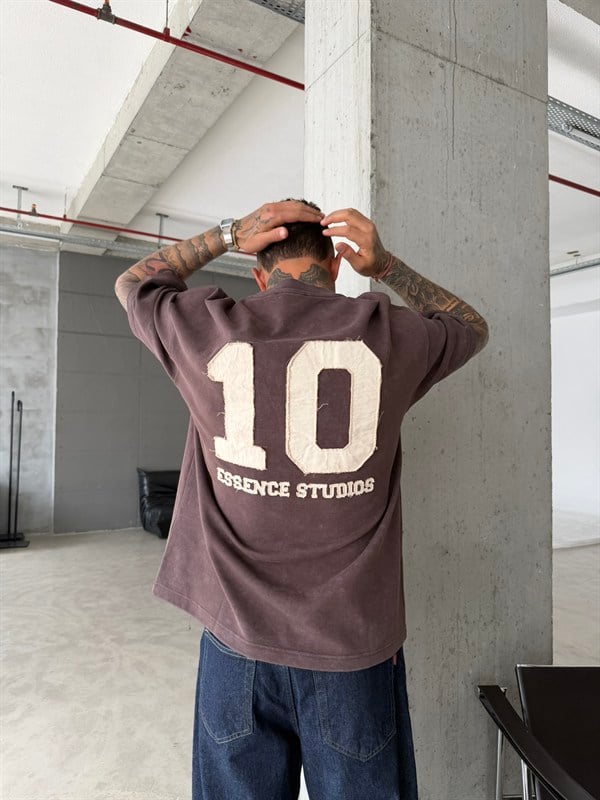 Essence Studio 10 Nakışlı Premium T-Shirt - Kahve