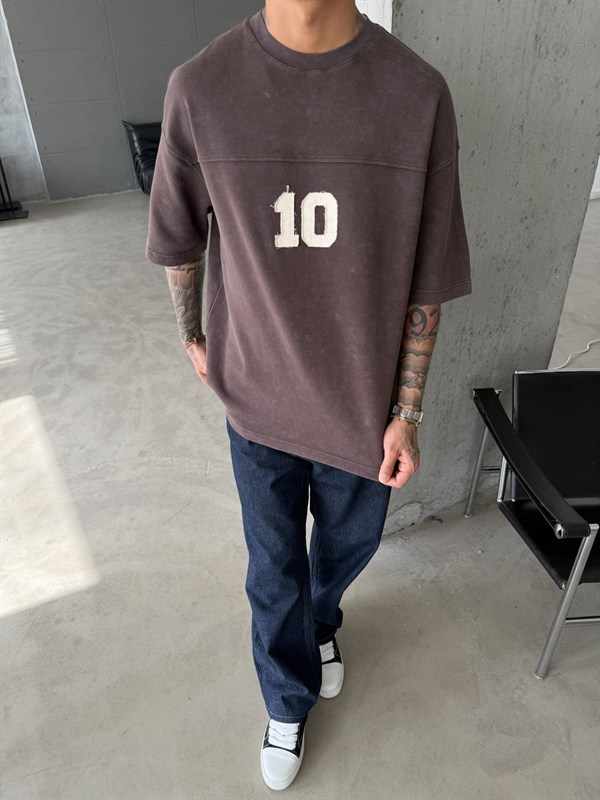 Essence Studio 10 Nakışlı Premium T-Shirt - Kahve