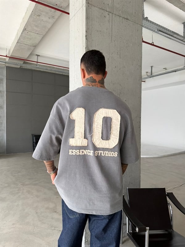 Essence Studio 10 Nakışlı Premium T-Shirt - Füme