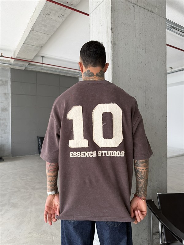 Essence Studio 10 Nakışlı Premium T-Shirt - Kahve
