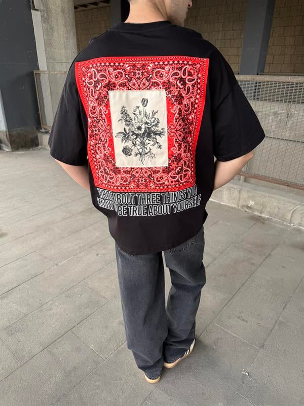 Etnik Pacht Detaylı Oversize T-Shirt -Siyah
