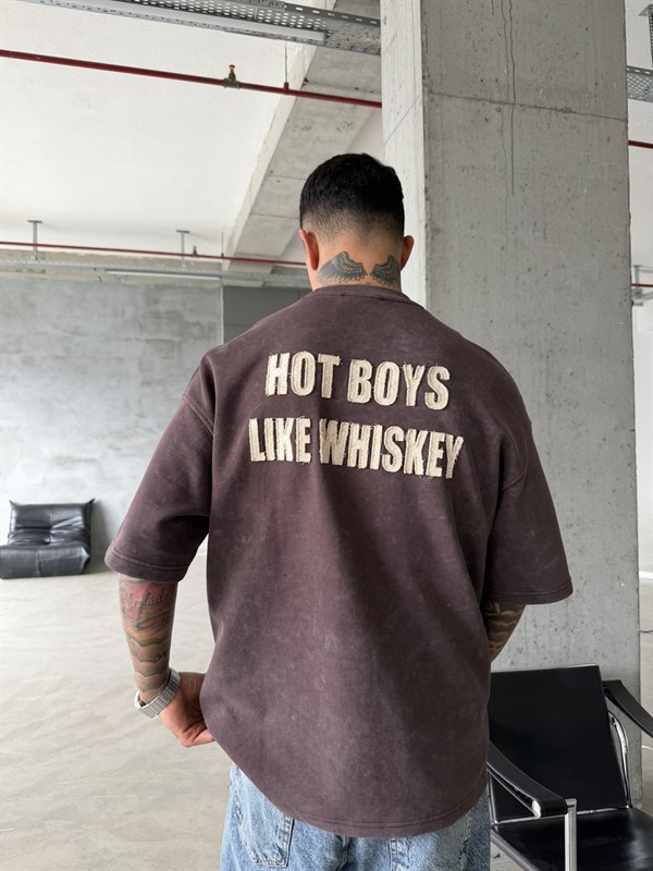 Hot Boys Like Whiskey Acid Yıkamalı T-Shirt - Kahve