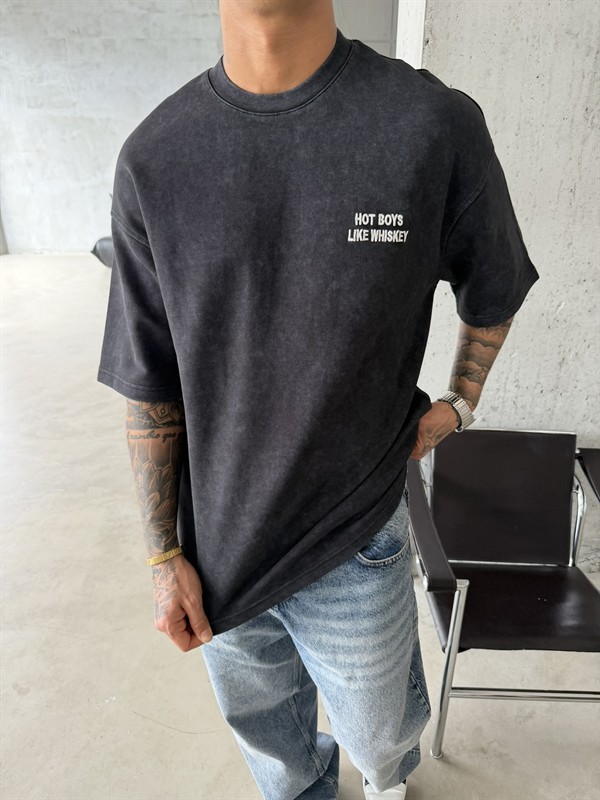 Hot Boys Like Whiskey Acid Yıkamalı T-Shirt - Siyah