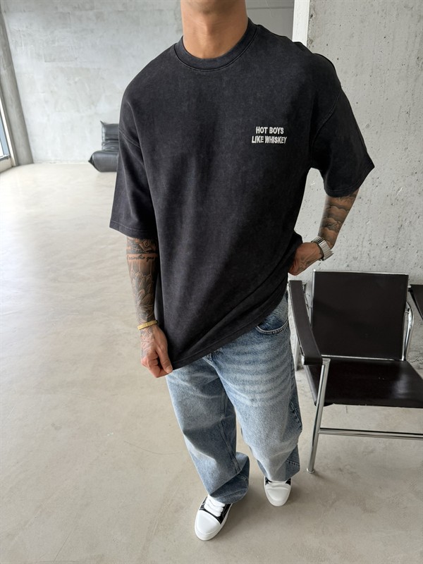 Hot Boys Like Whiskey Acid Yıkamalı T-Shirt - Siyah